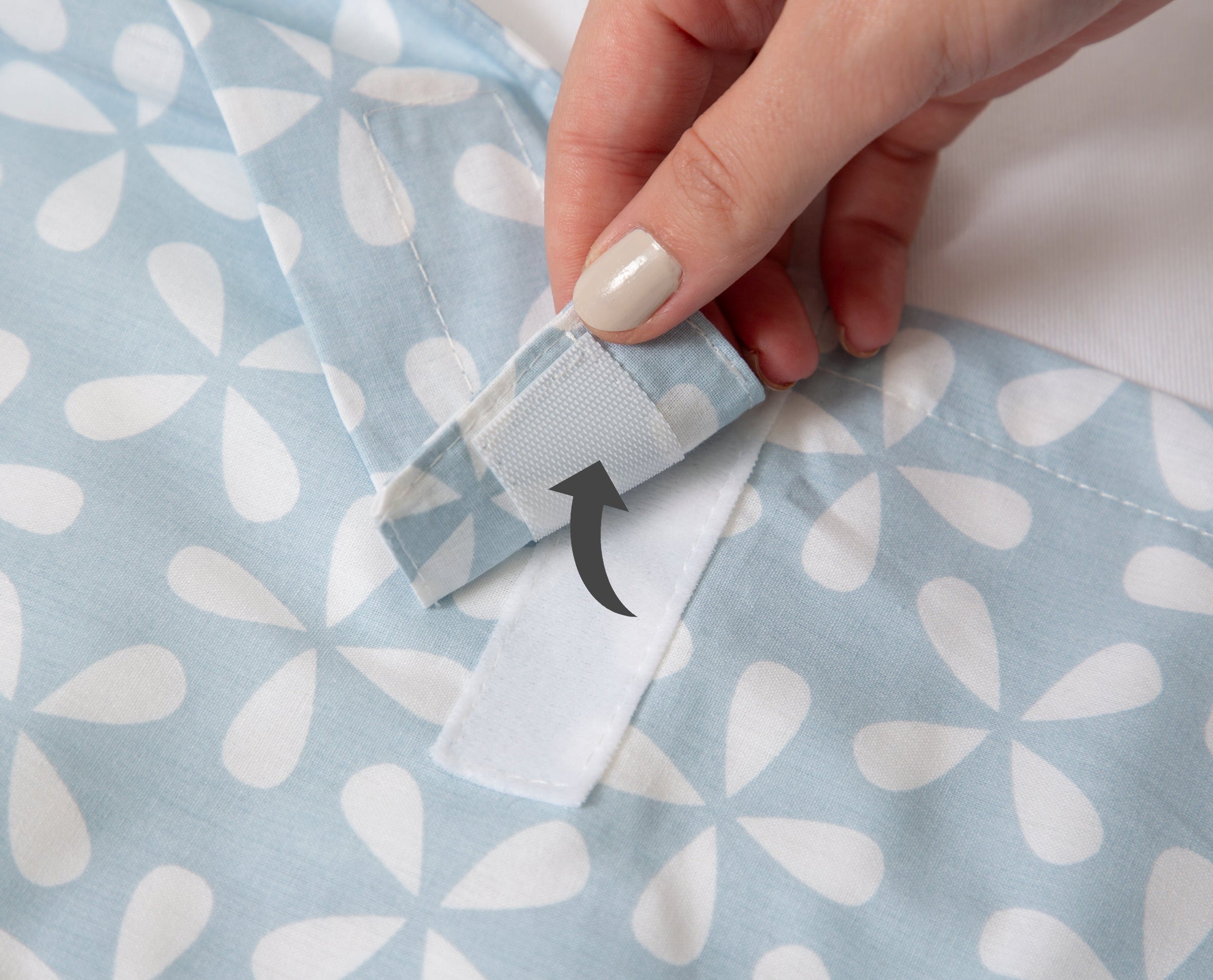 Babyjem nursing apron wi̇th pocket
