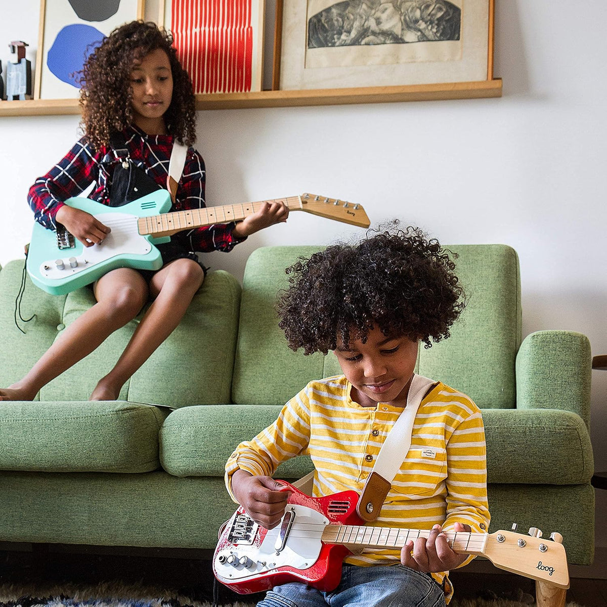 Loog Mini red 3-string electric guitar for kids with built-in amp - view 18