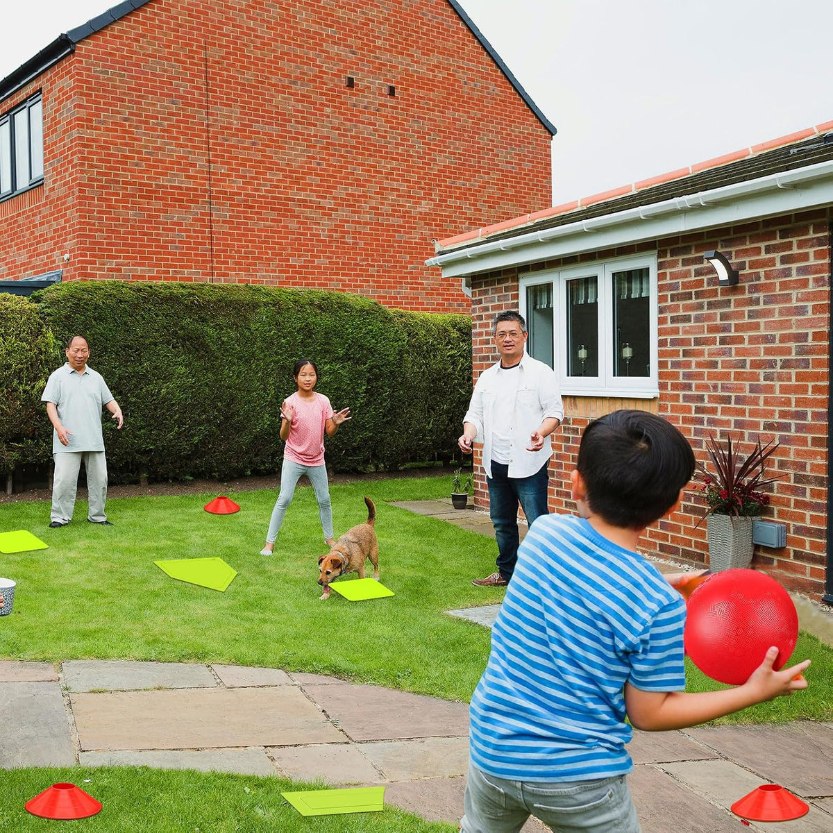 Hiboom kickball set with four 10 inch red balls, rubber bases and air pump - view 32
