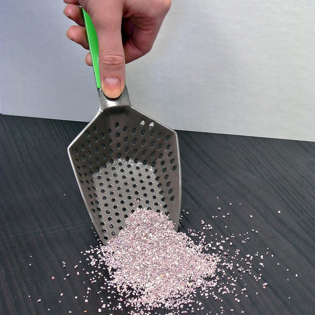 Easy to Clean Sifting Litter Scoop Shovel for Small Pets Or Reptile - image 4