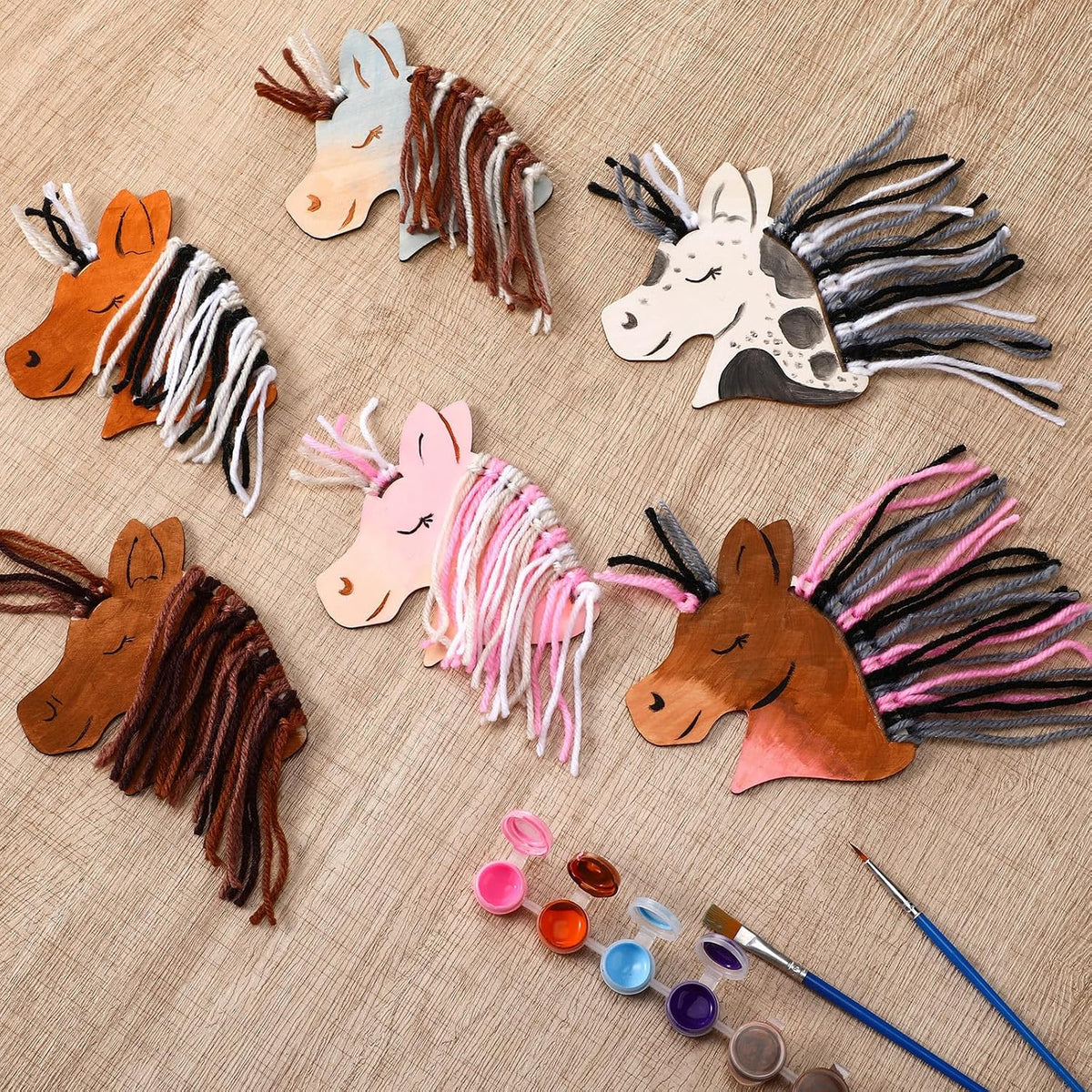 Geelin 24 unfinished wooden horse cutouts with paints, brushes and colored yarn - view 4