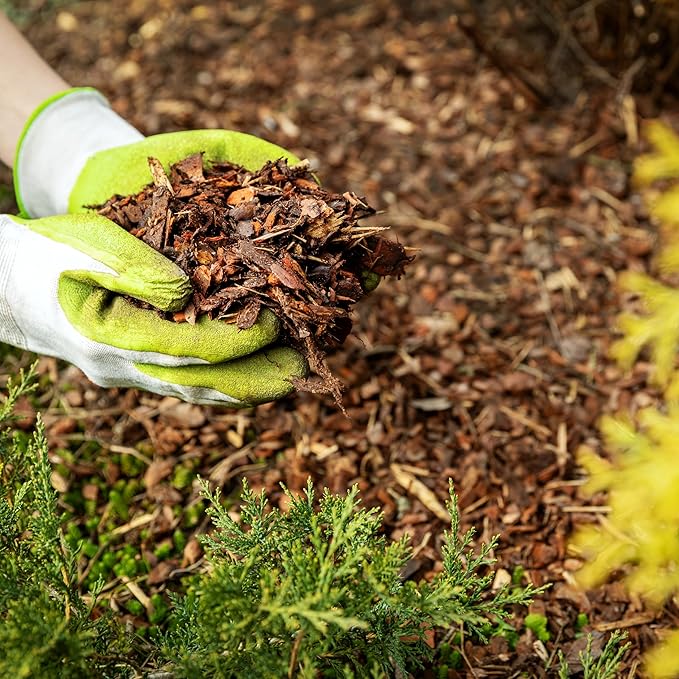 Premium Brown Wood Mulch for Landscaping, Gardens, Lawns, Potting Media, and Potted Plants (0.2 CF - 4.8 L - 5 QTS)