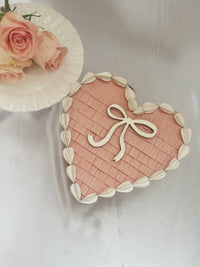 Valentine heart cake piñatas