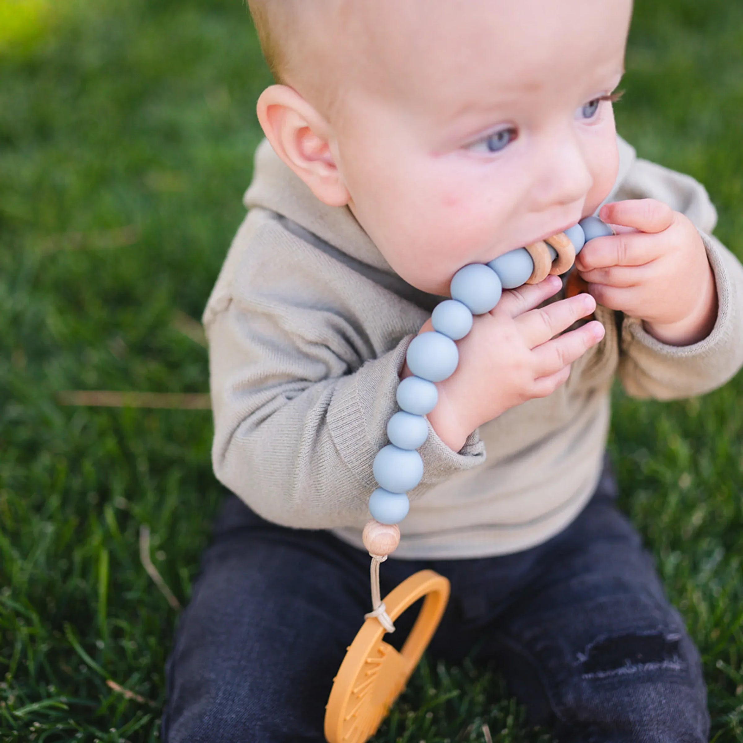 Mustard Silicone Bead & Wood Ring Pacifier Clip - BIG FRENCHIES