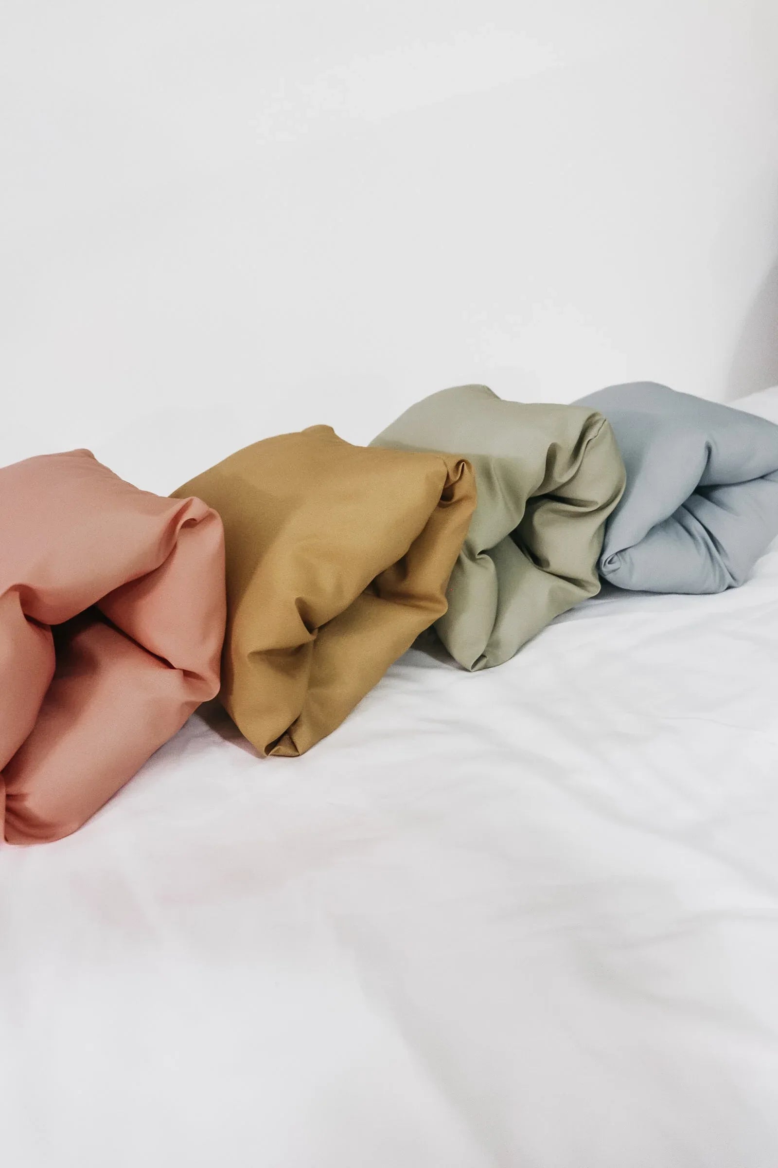 Clay Wipeable Cradle Arm Pillow - BIG FRENCHIES