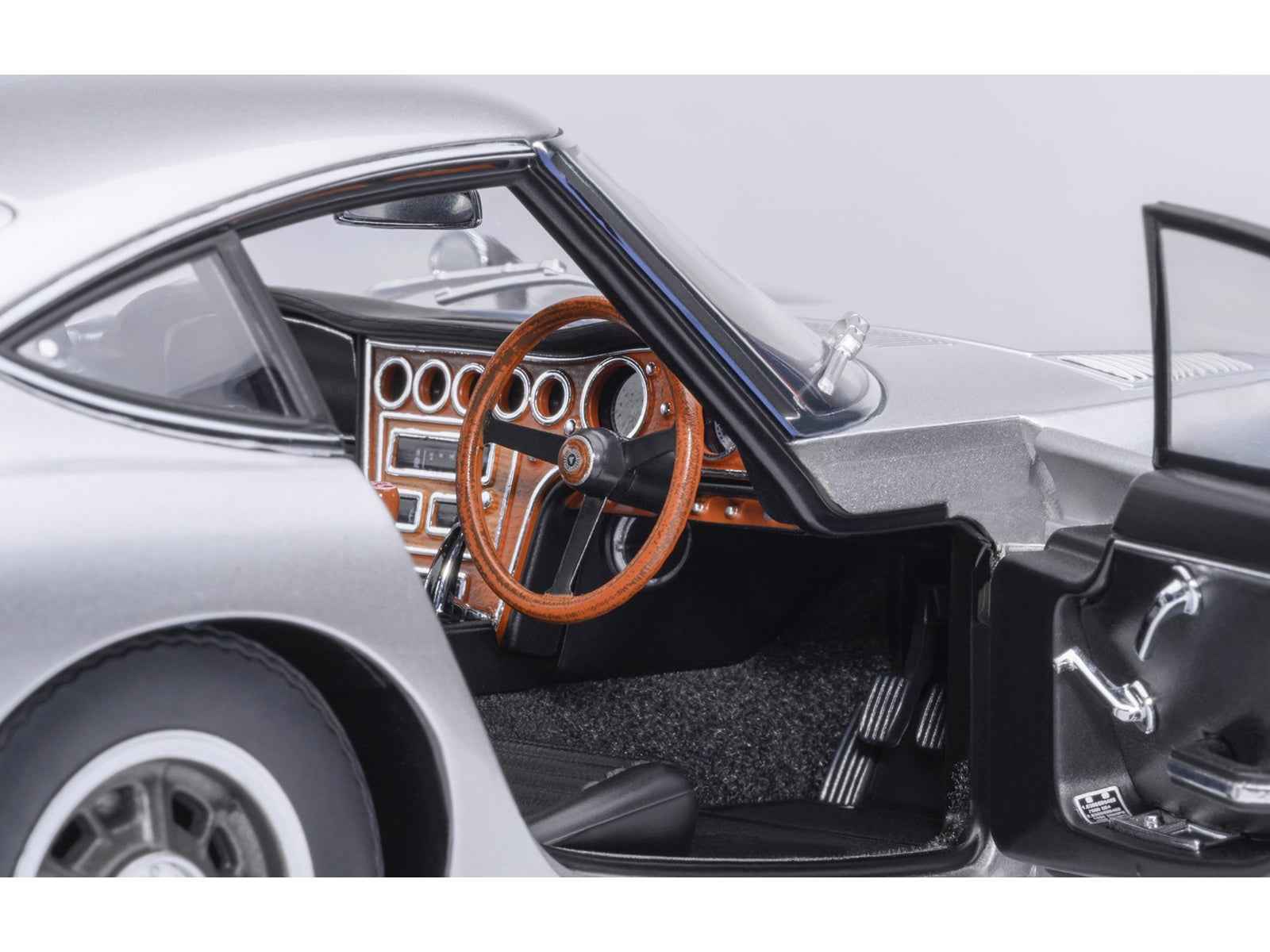1967 Toyota 2000GT RHD (Right Hand Drive) Silver Metallic 1/18 Model Car by Autoart
