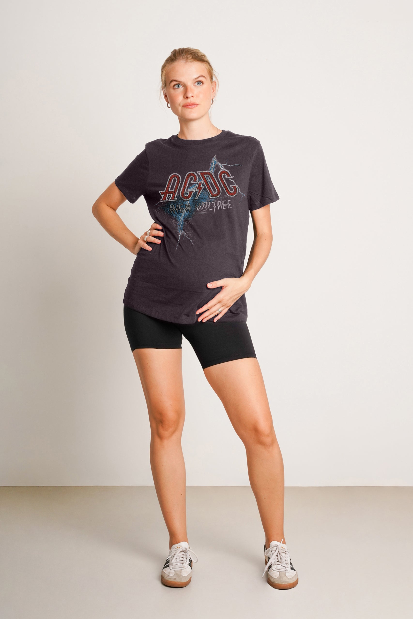 The Groove Tee AC/DC