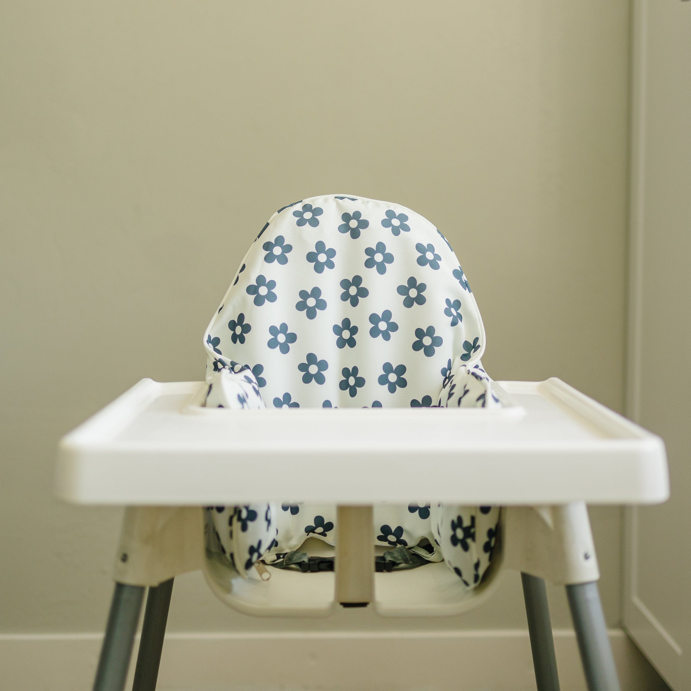 Retro Black & White Daisy IKEA Antilop Cushion Cover