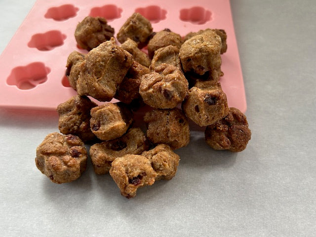Lucy Loo Treats - Banana & Oat (7.5 oz. Bag) - BIG FRENCHIES