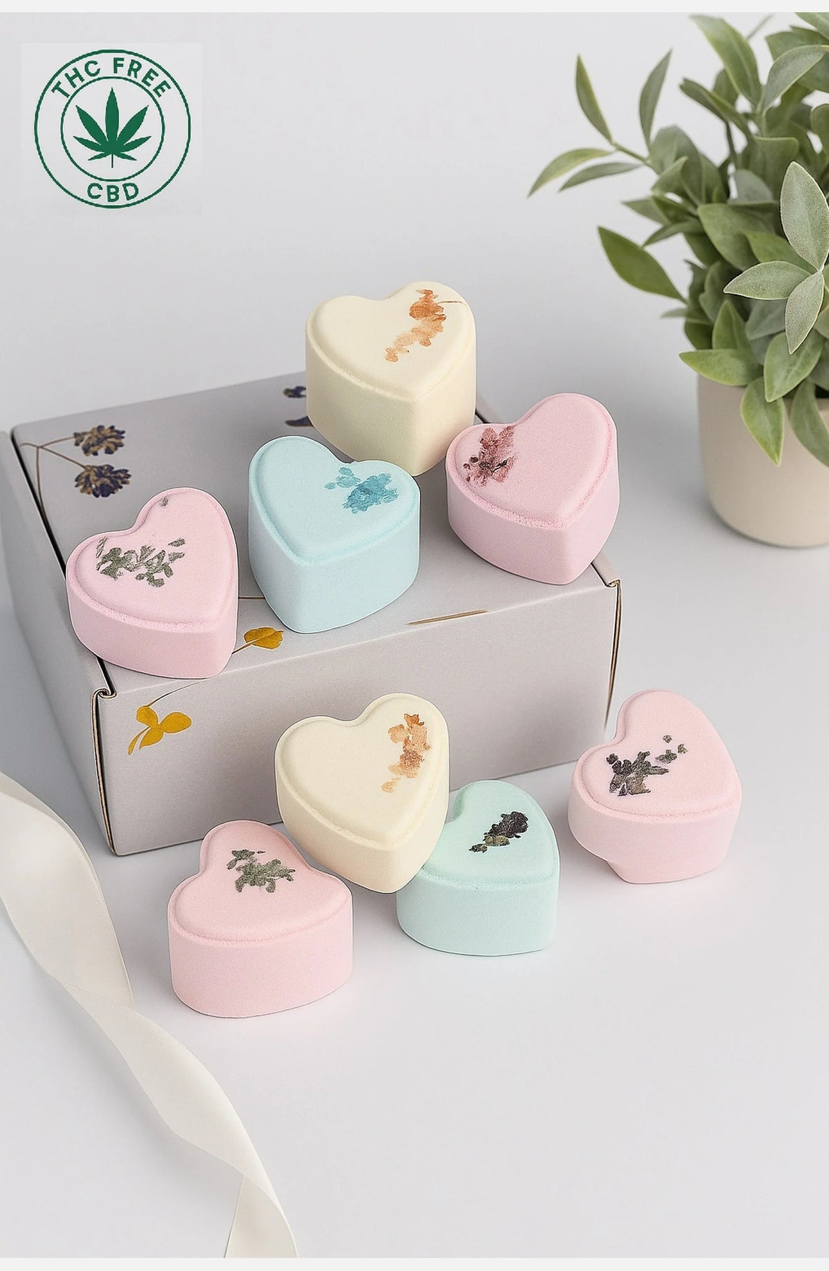 CBD - 8 Bath bombs set - perfect for a relaxing Mother's day bath - BIG FRENCHIES