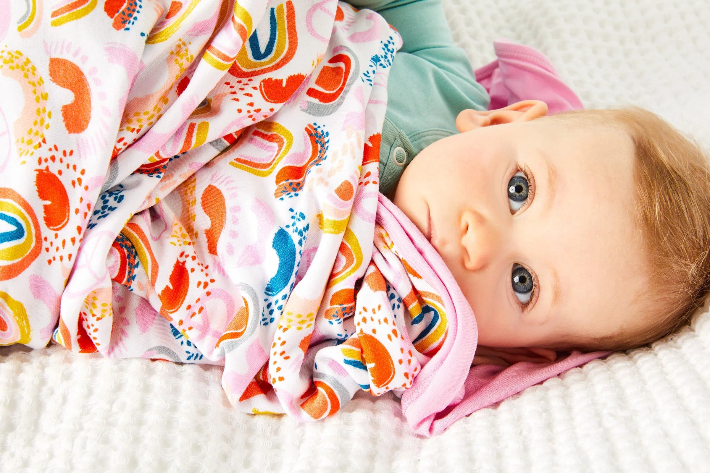 Stretchy Oversized Blanket - Rainbows Pink - BIG FRENCHIES