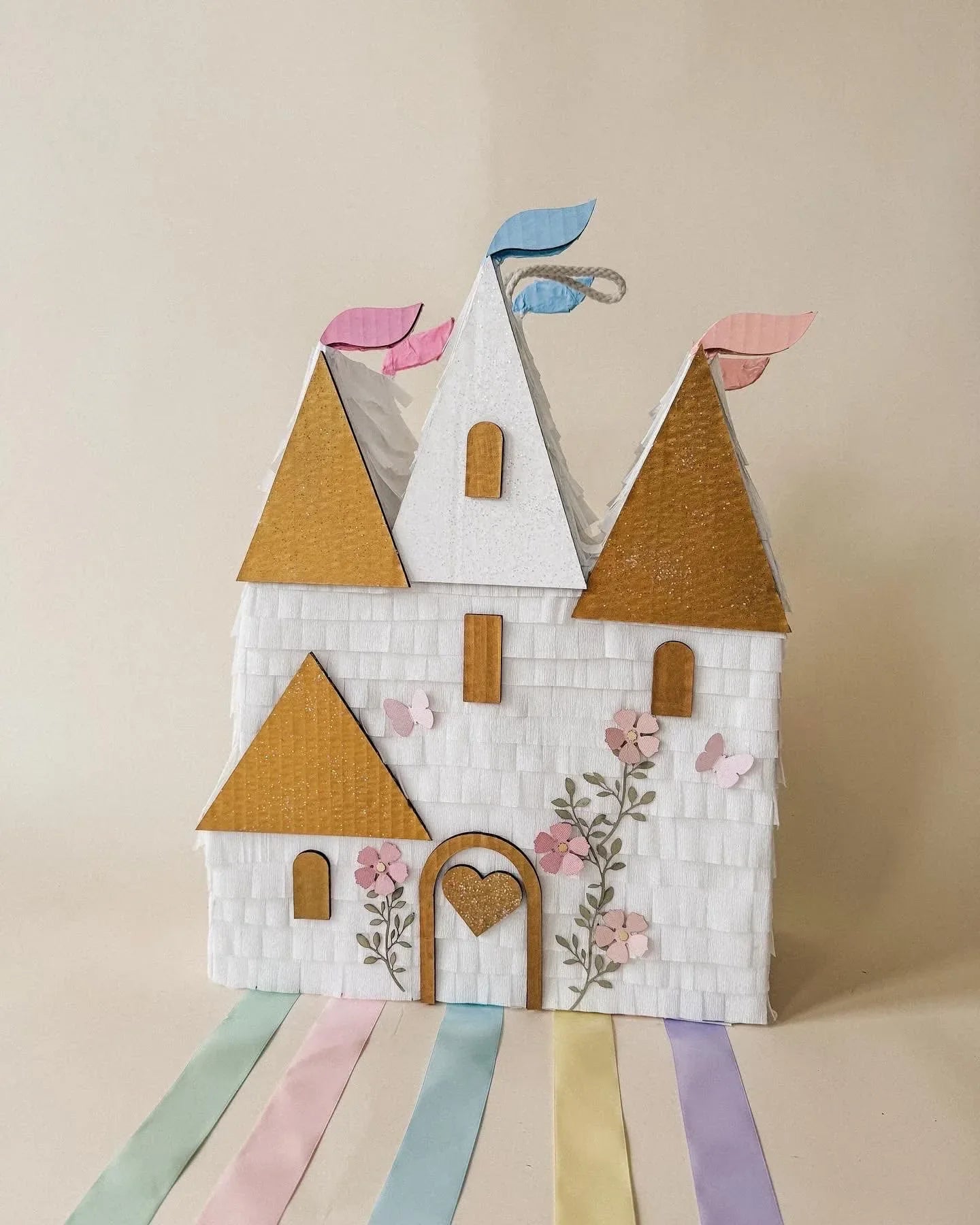 🏰 Enchanted Castle Piñata – Handmade Princess Party Decoration, Candy Holder - BIG FRENCHIES