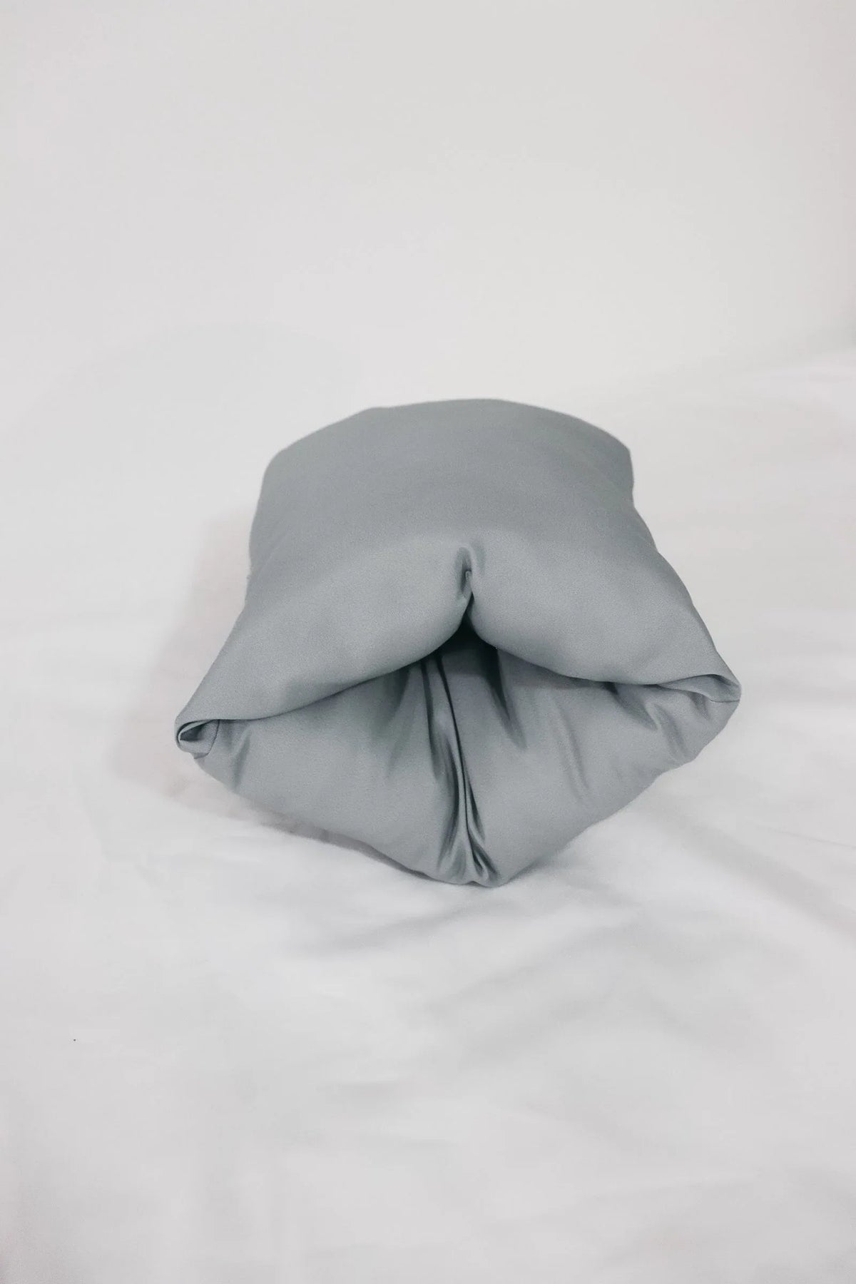 Lagoon Wipeable Cradle Arm Pillow - BIG FRENCHIES