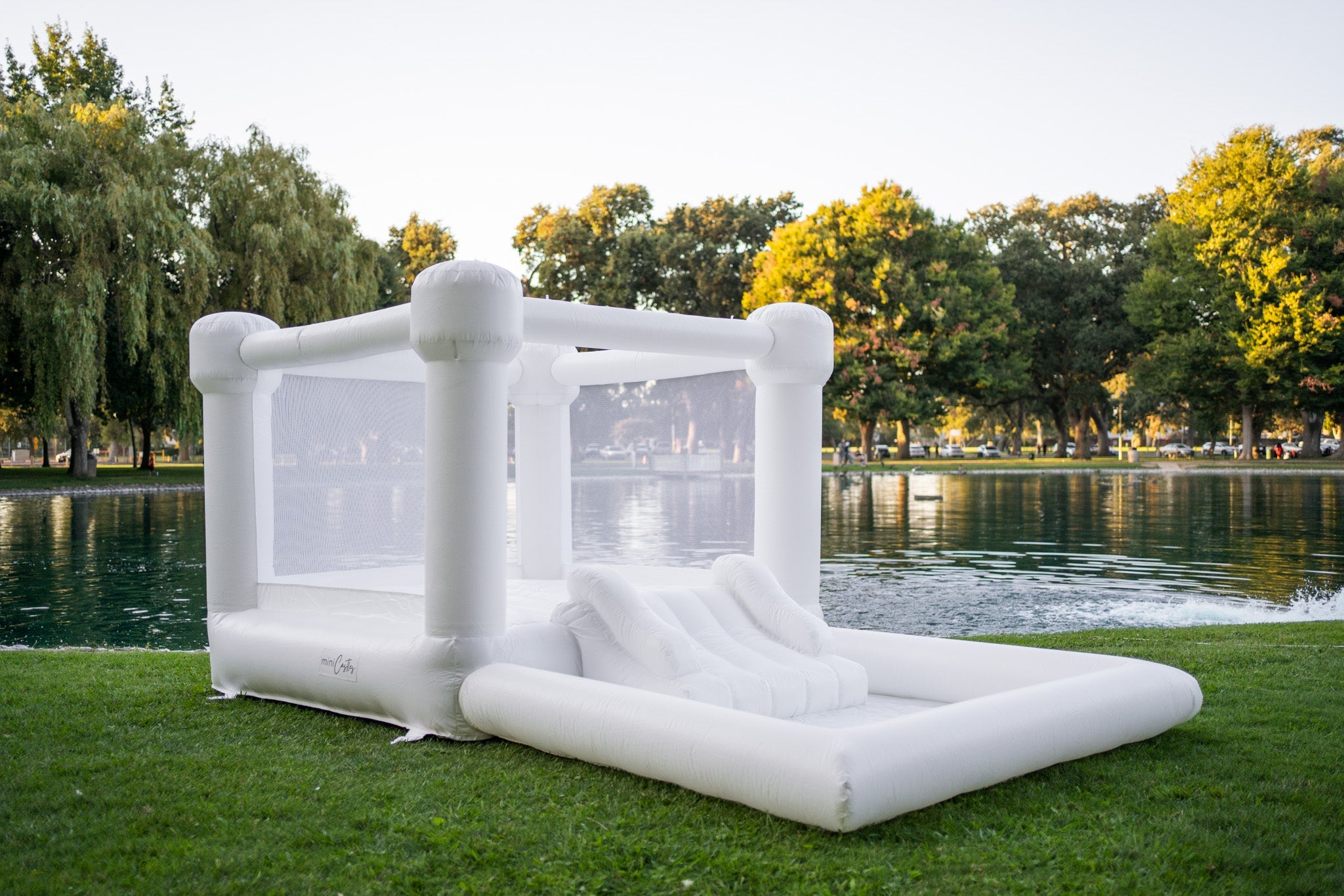 Mini Marcos - White COMBO Bounce House with Ball Pit