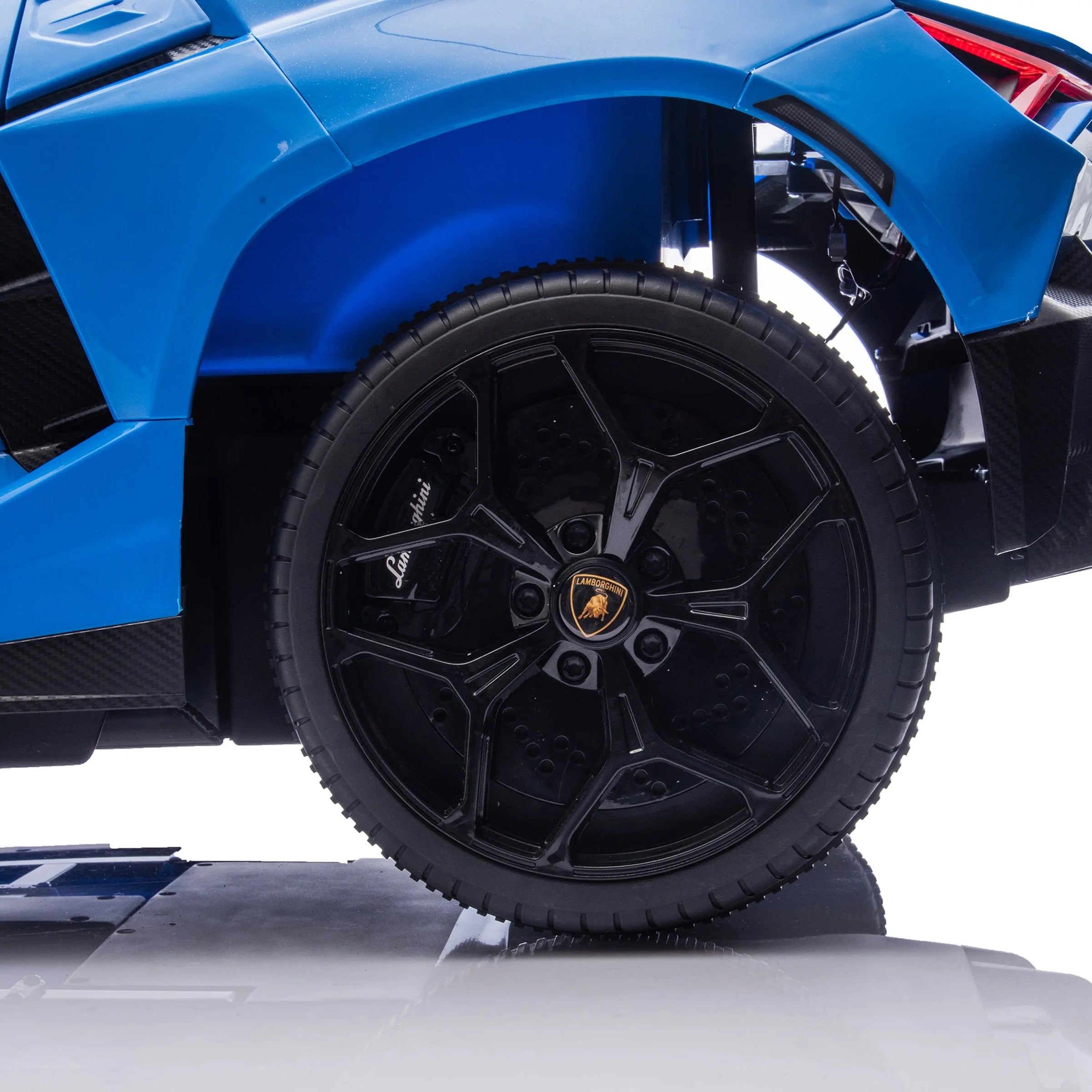 Lamborghini Revuelto 24V Ride-on - BIG FRENCHIES
