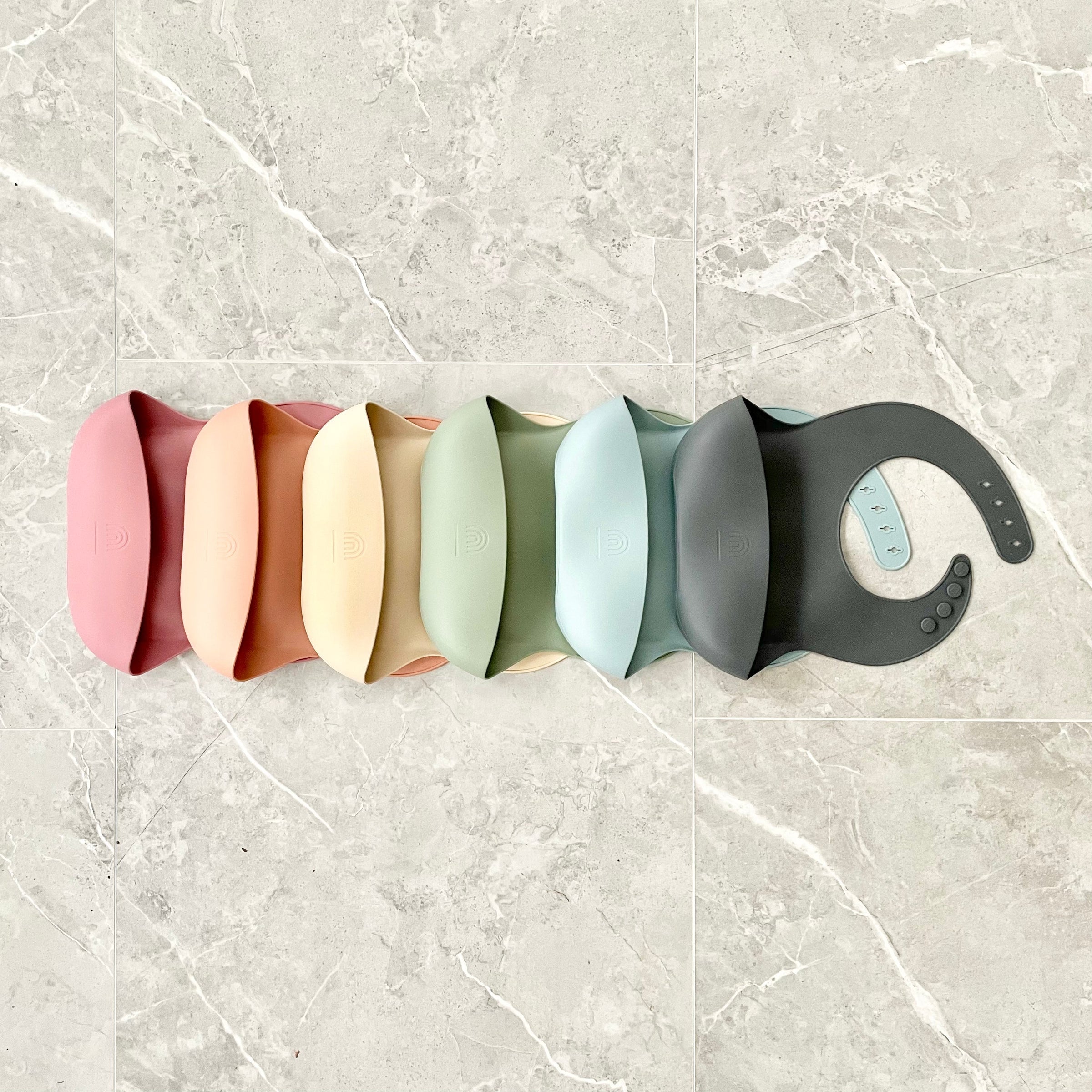 Classic Silicone Bucket Bib · Easy-to-clean · Tan Color