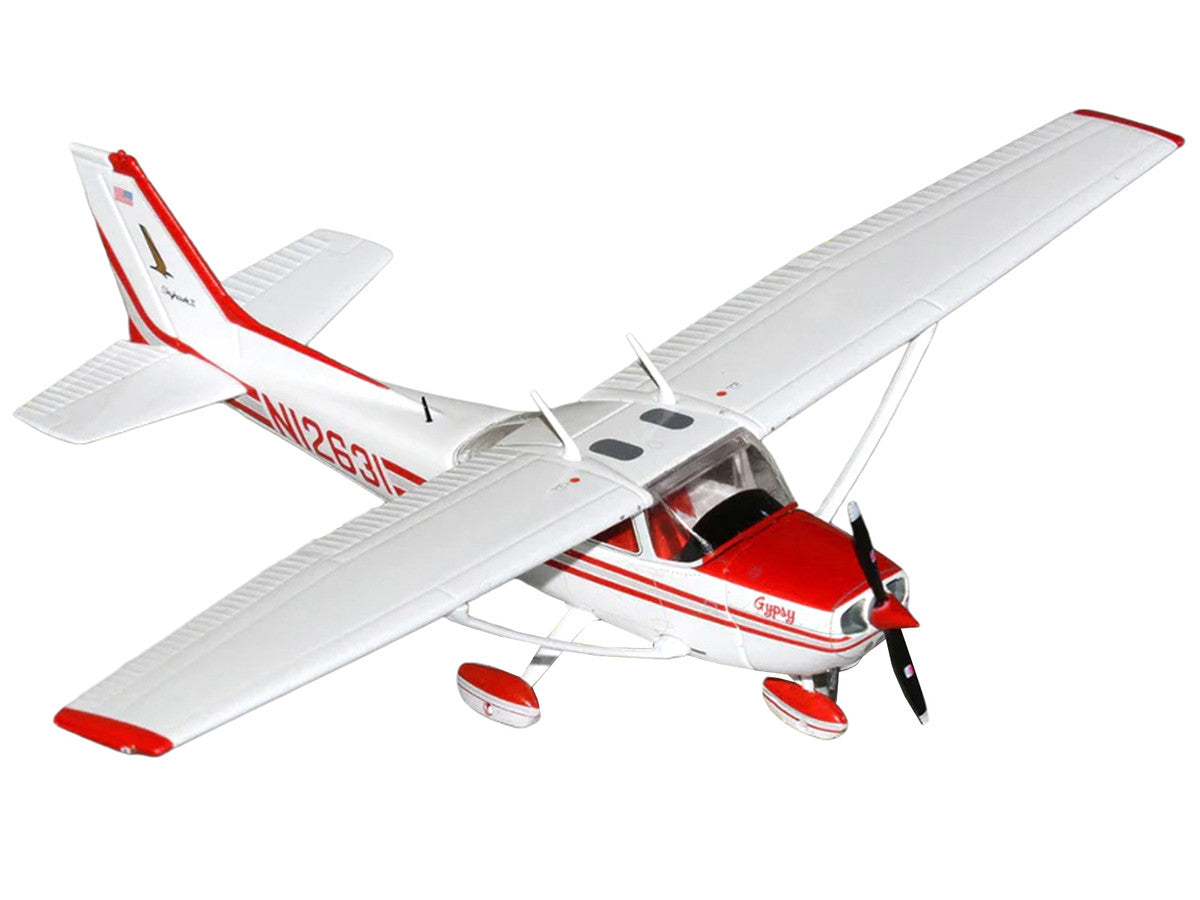 Cessna 172 Skyhawk Aircraft "N12631" Red and White "Gemini General Aviation" Series 1/72 Diecast Model by GeminiJets