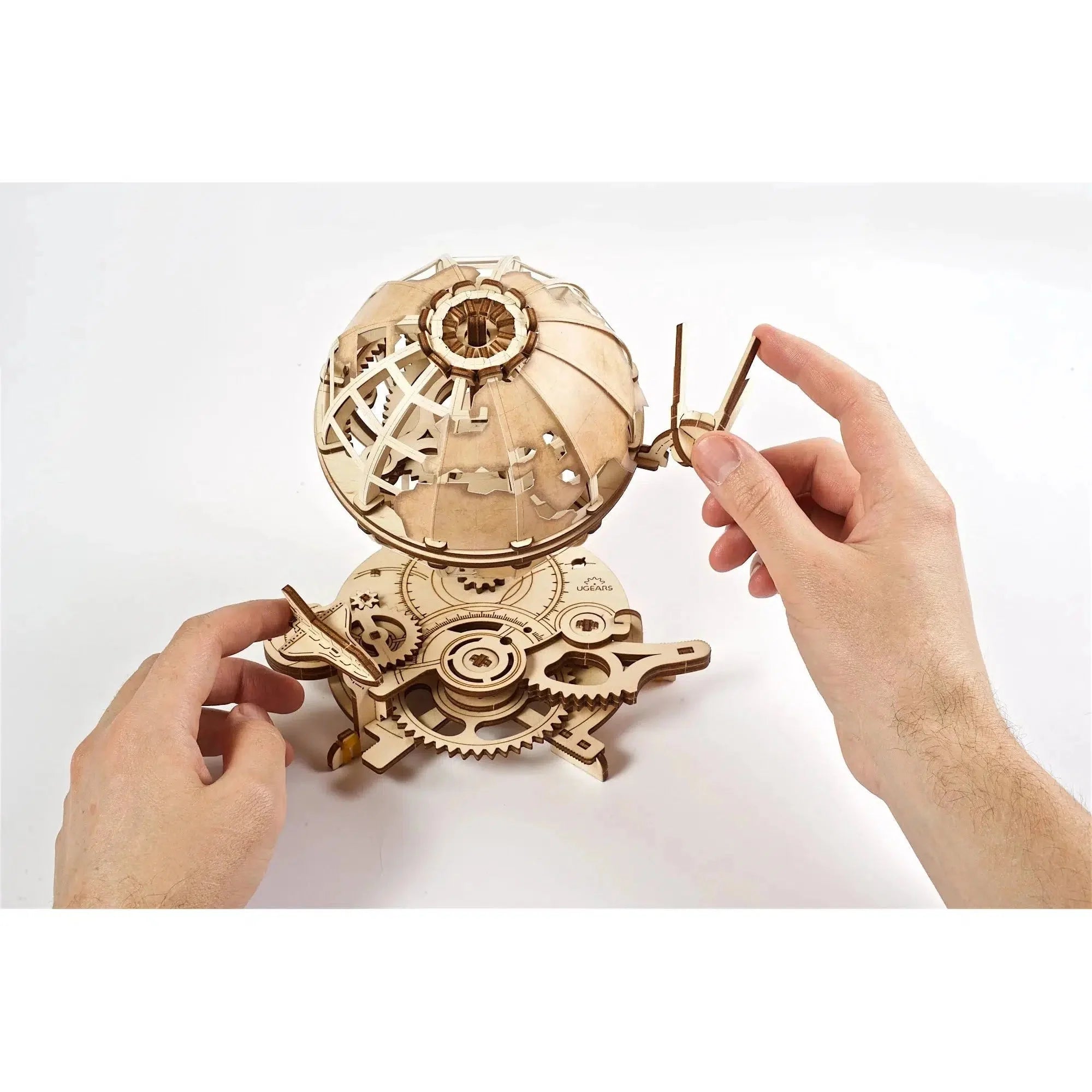 Globus 3D Wood Model Kit UGEARS