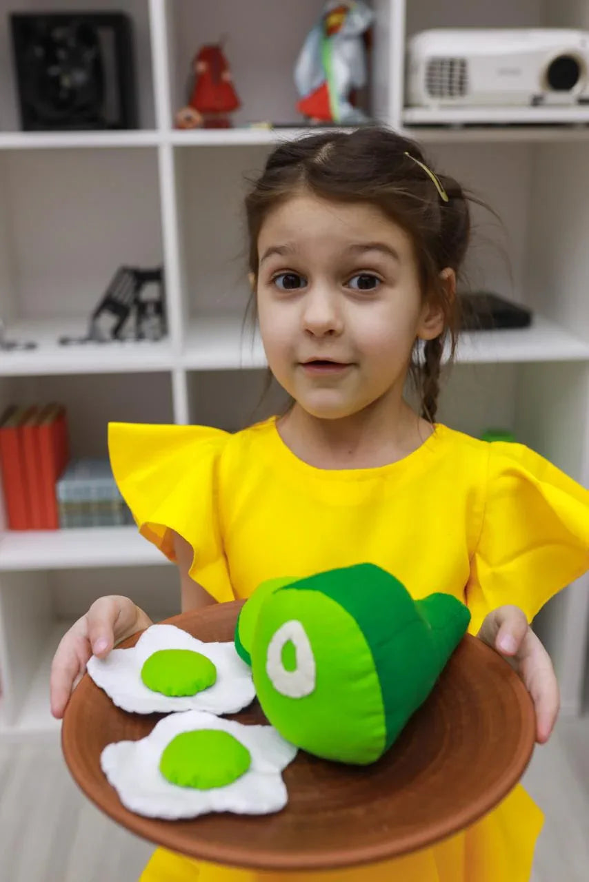 Green eggs and ham plush toy Pretend play food - BIG FRENCHIES