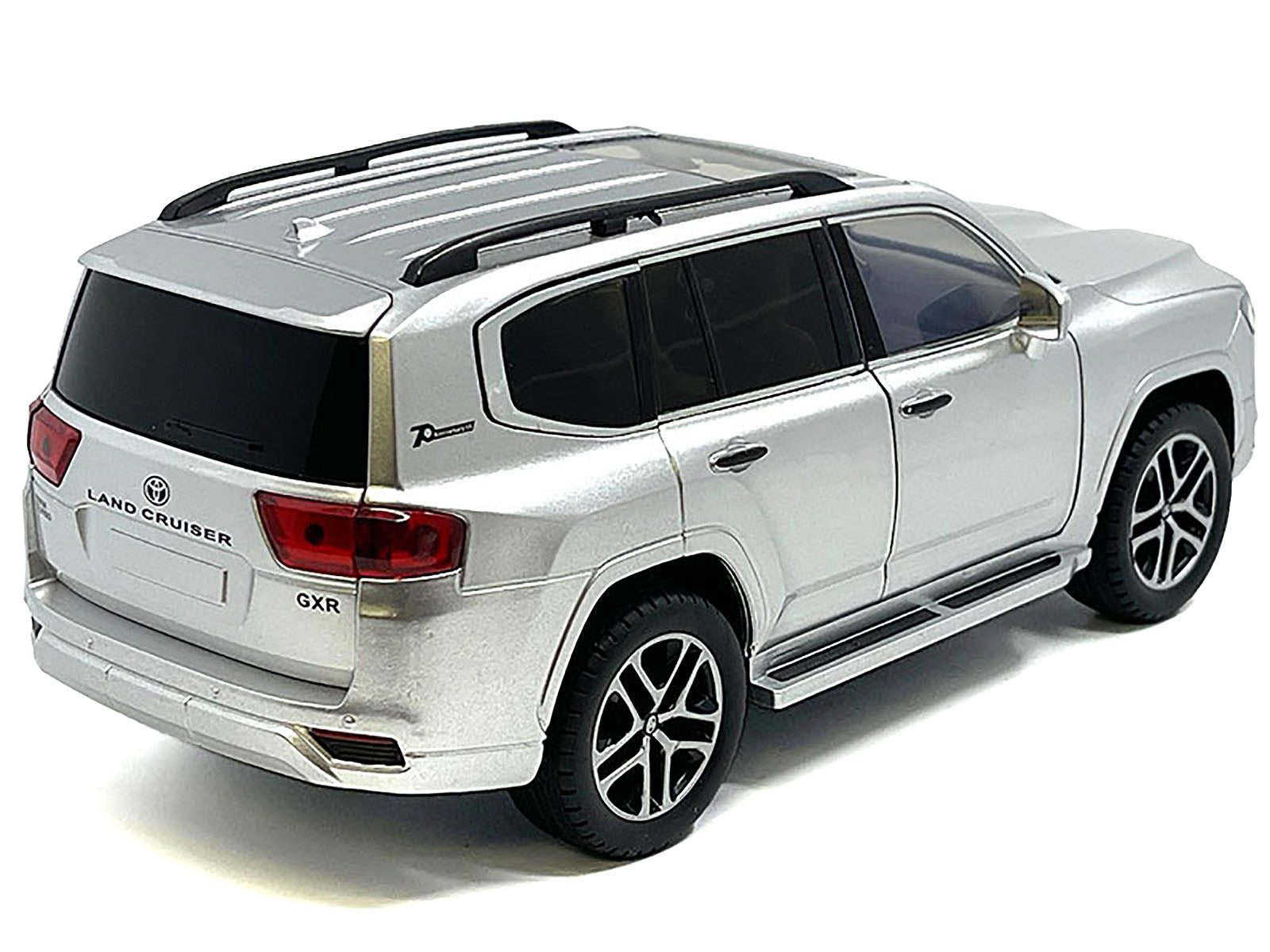 Toyota Land Cruiser Silver Metallic with Sun Roof 1/24 Diecast Model Car - BIG FRENCHIES