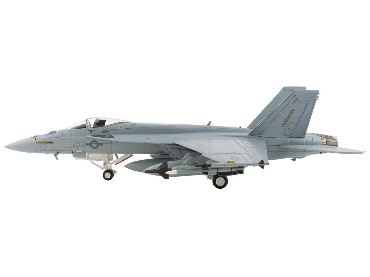 Boeing F/A-18E Super Hornet Fighter Aircraft "Dagger Team (with decals)" United States Navy "Air Power Series" 1/72 Diecast Model by Hobby Master