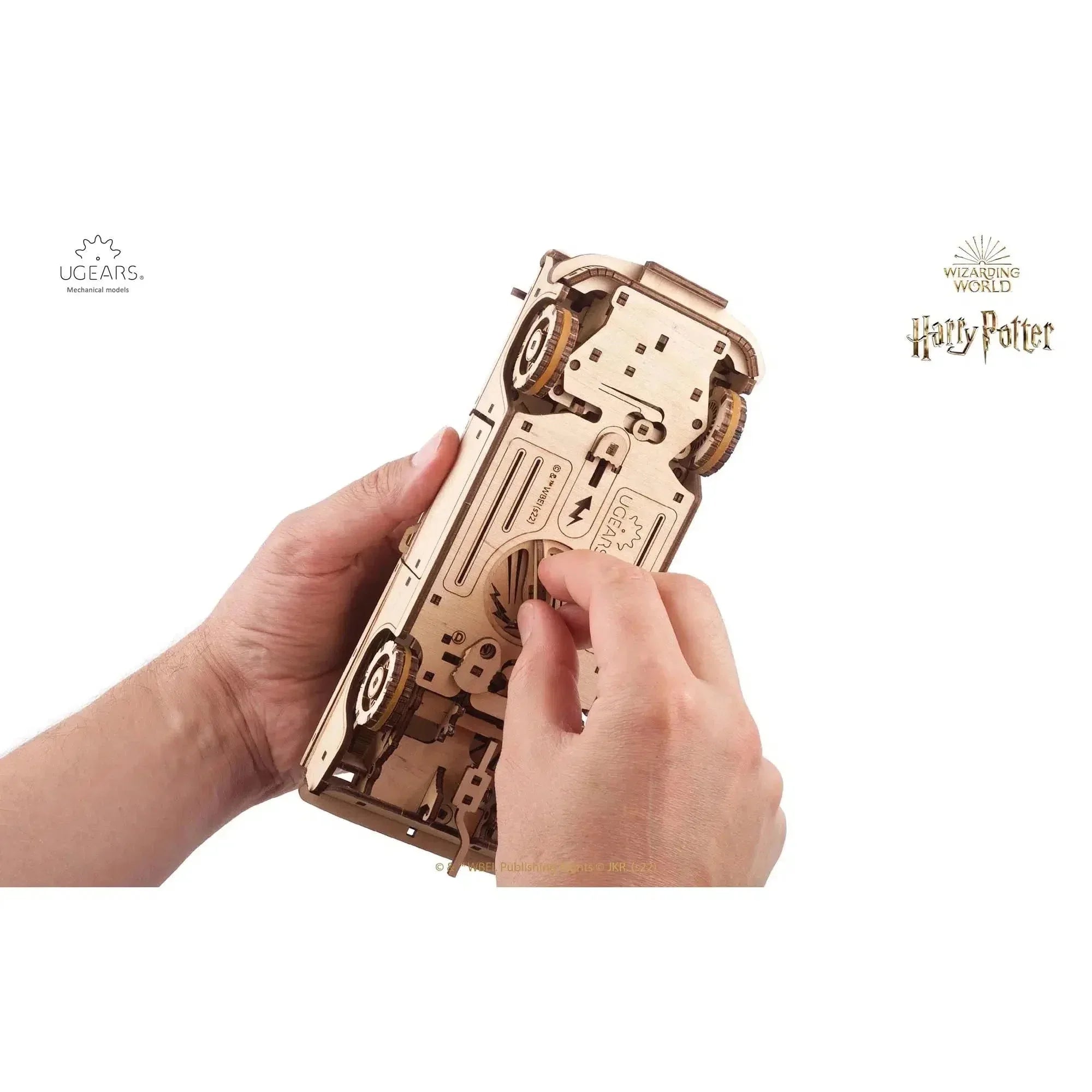 Harry Potter™ Flying Ford Anglia™ 3D Wood Model Kit UGEARS - BIG FRENCHIES