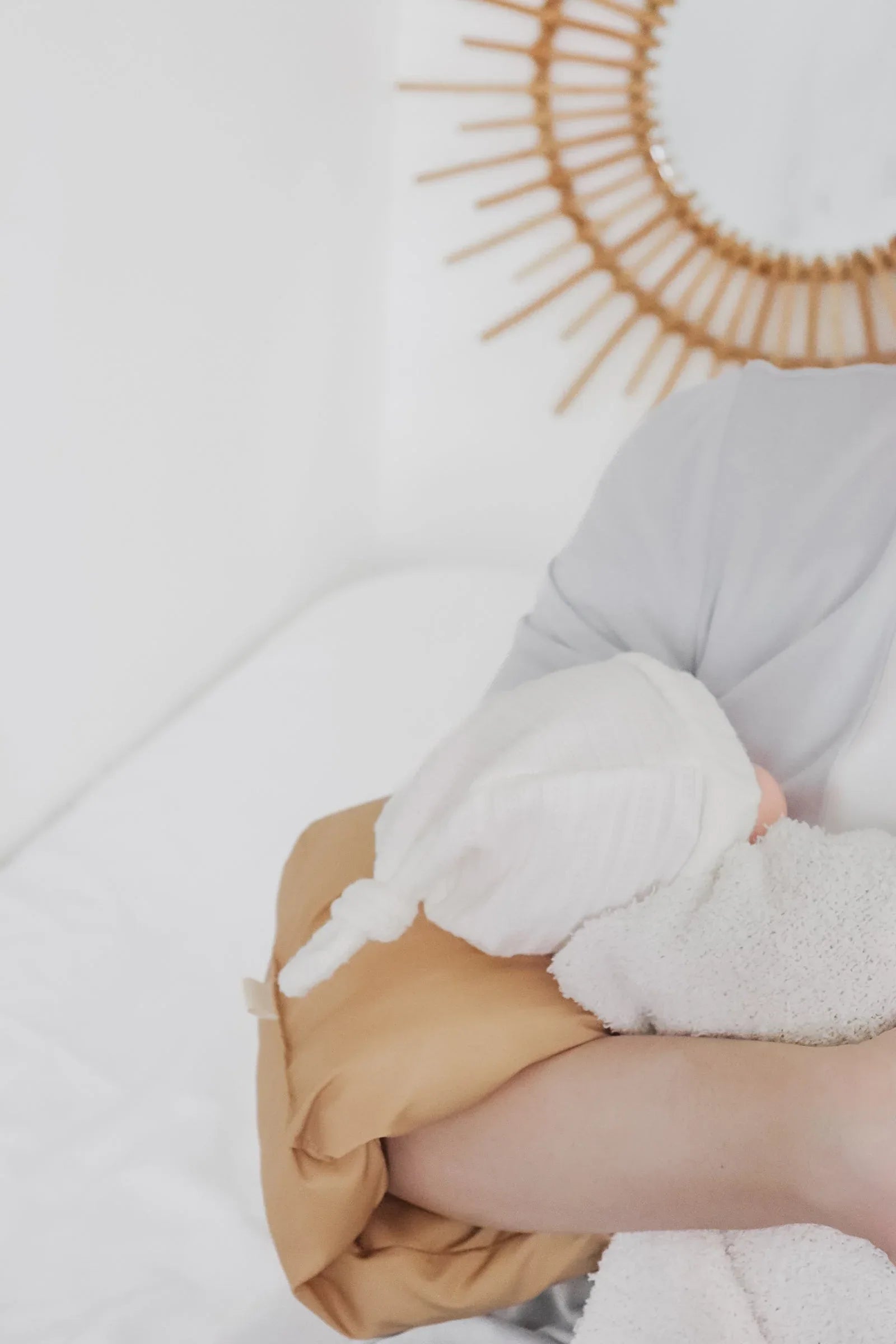 Clay Wipeable Cradle Arm Pillow - BIG FRENCHIES