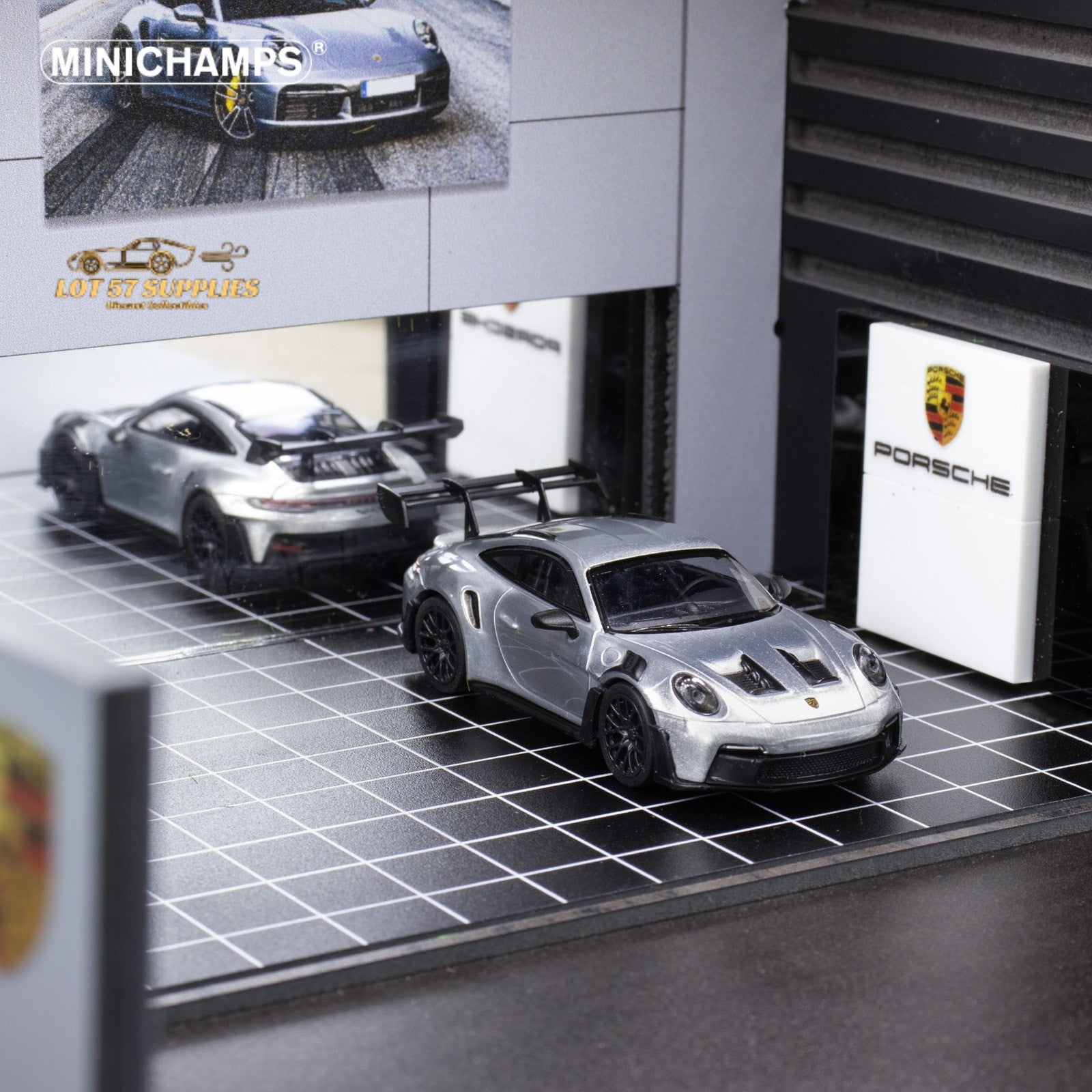 Minichamps Porsche 911 GT3 RS Raw Silver 1:64