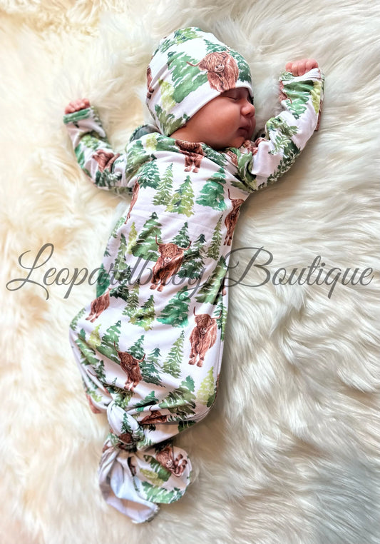 Highland Forrest knotted gown and hat set - BIG FRENCHIES