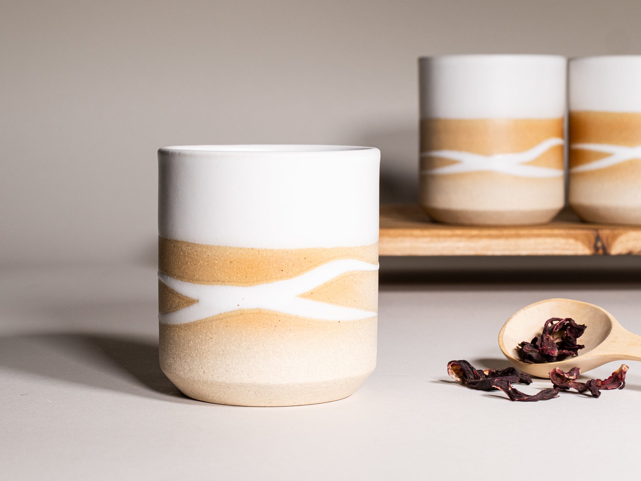 Smoothie Cup White w/Trailing 14 oz Stoneware
