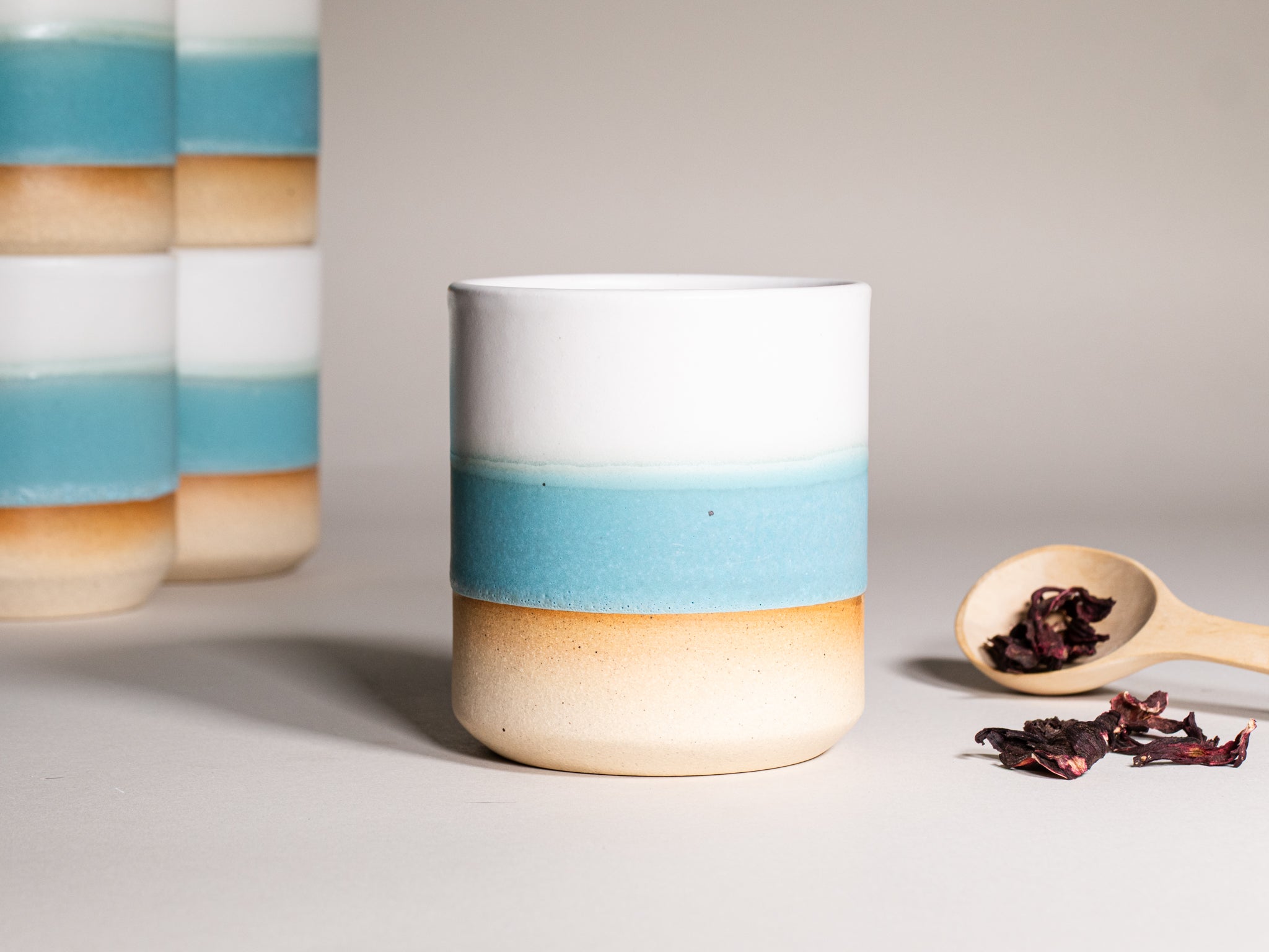 Smoothie Cup Turquoise White 14 oz Stoneware