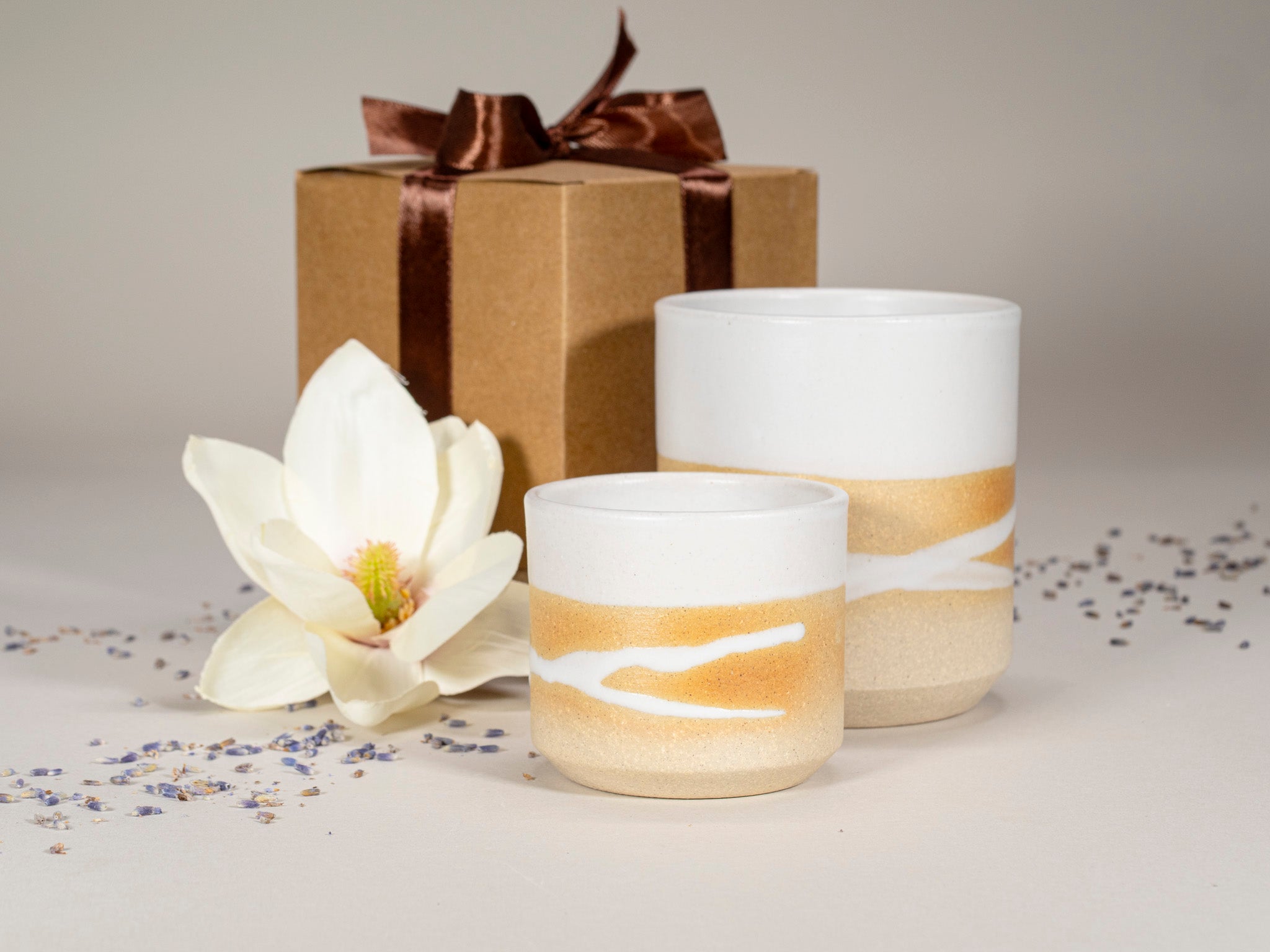 Gift Set: 14 oz cup and 5.5 oz cup in Sandy White with Trailing Stoneware