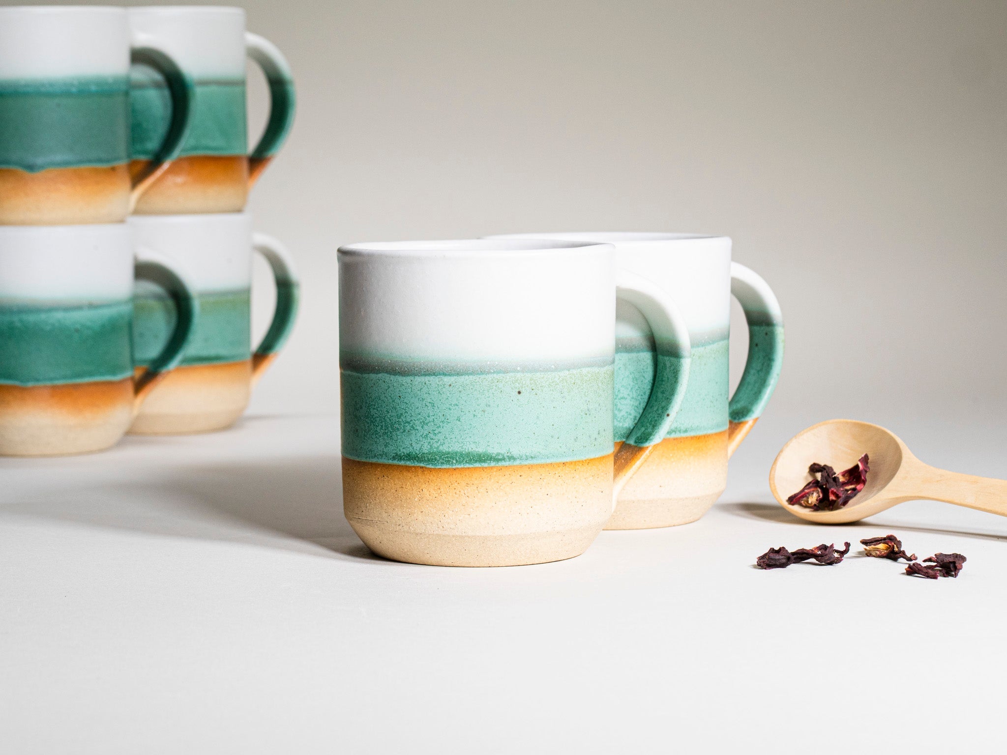 Ceramic Coffee Tea Mug with Handle Green White 14 oz Stoneware
