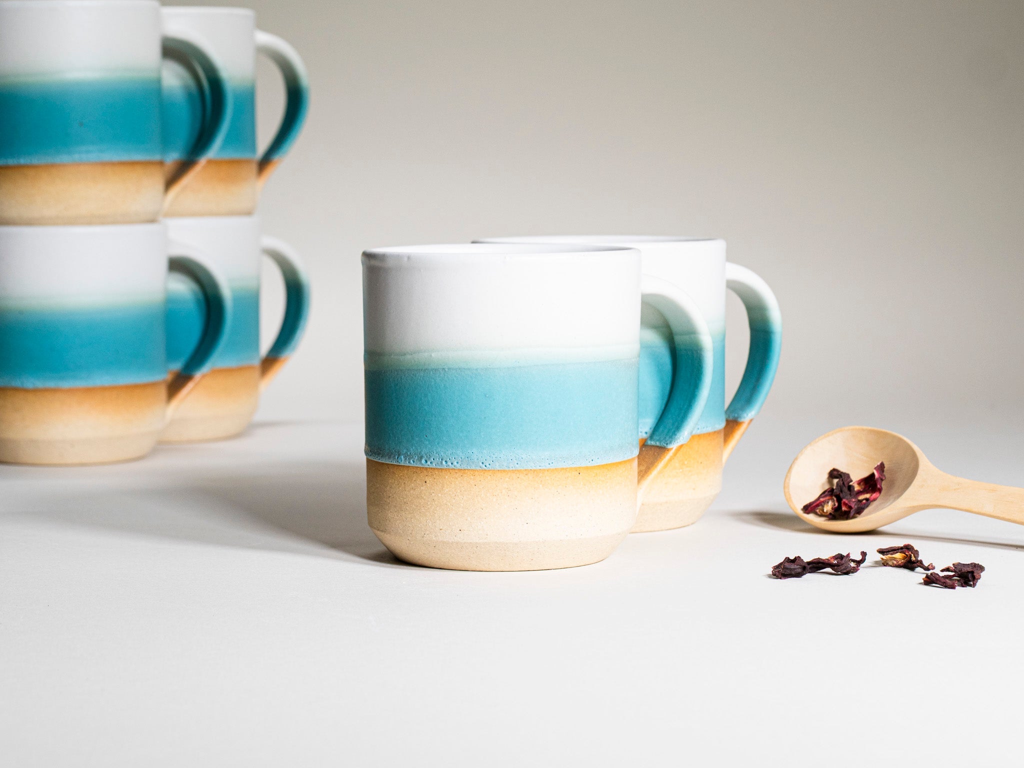 Ceramic Coffee Tea Mug with Handle Turquoise White 14 oz Stoneware