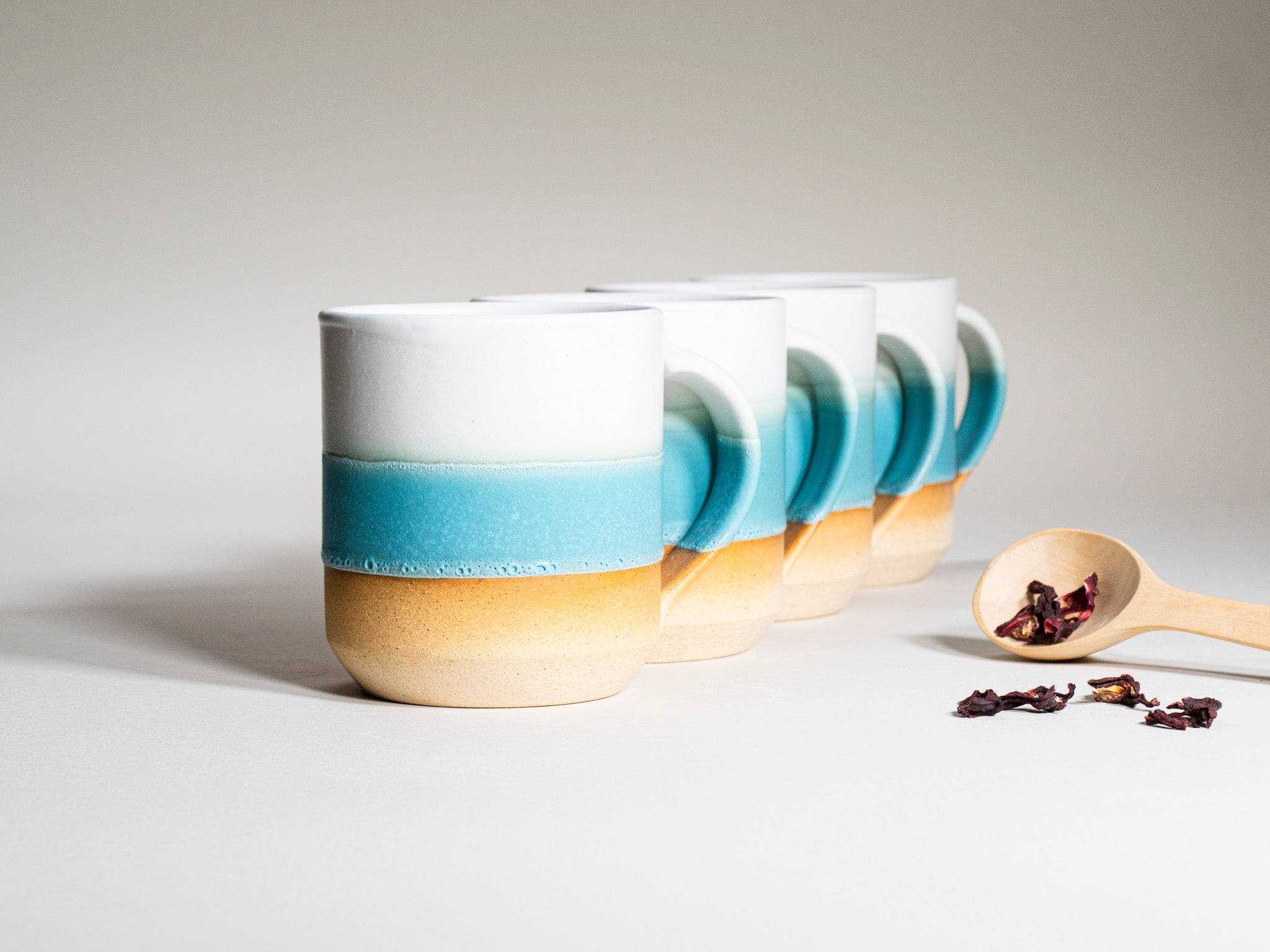 Ceramic Coffee Tea Mug with Handle Turquoise White 14 oz Stoneware