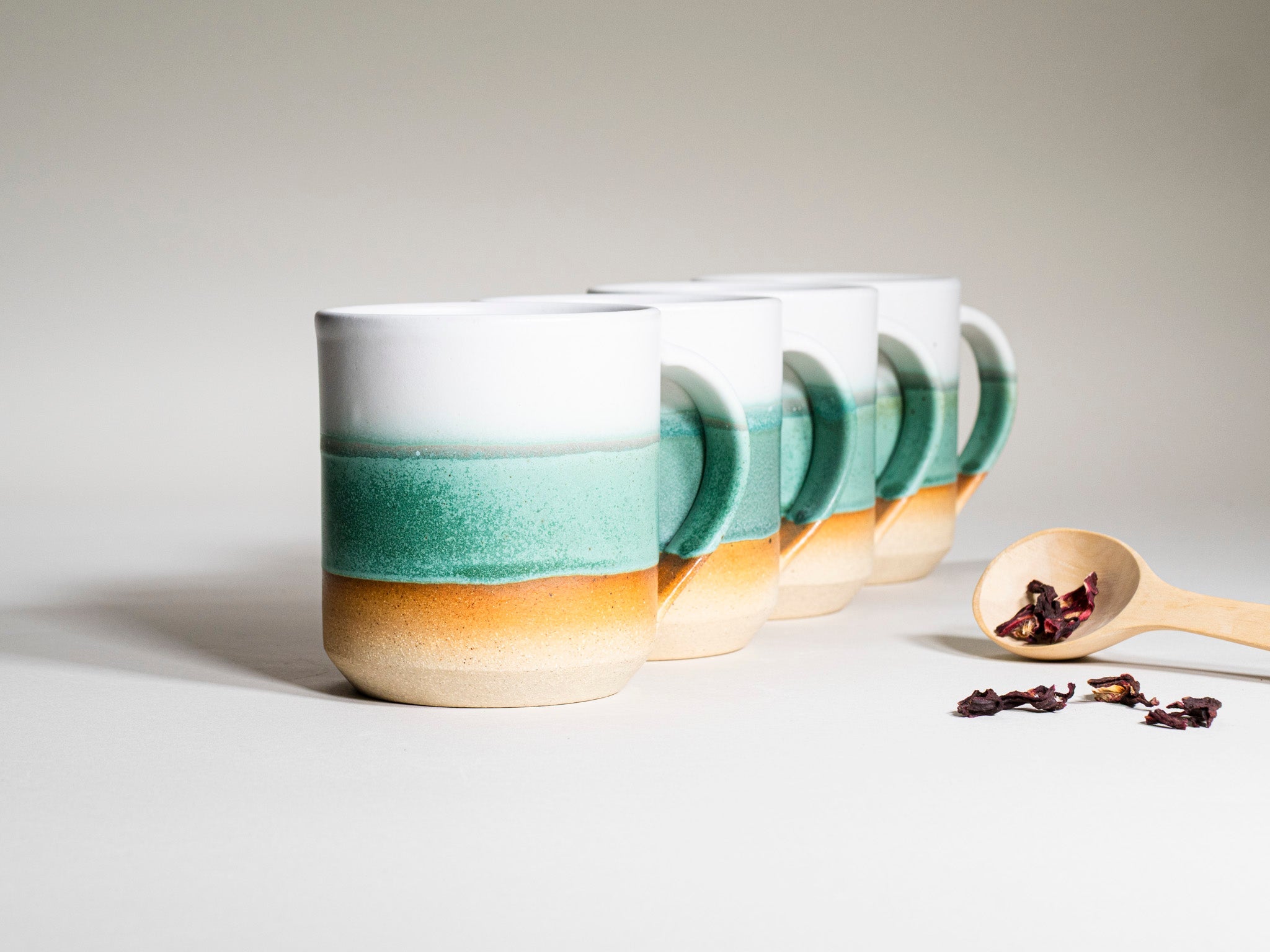 Ceramic Coffee Tea Mug with Handle Green White 14 oz Stoneware