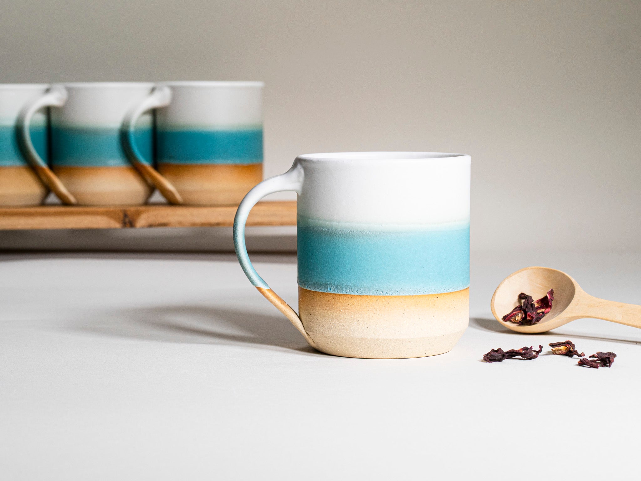 Ceramic Coffee Tea Mug with Handle Turquoise White 14 oz Stoneware
