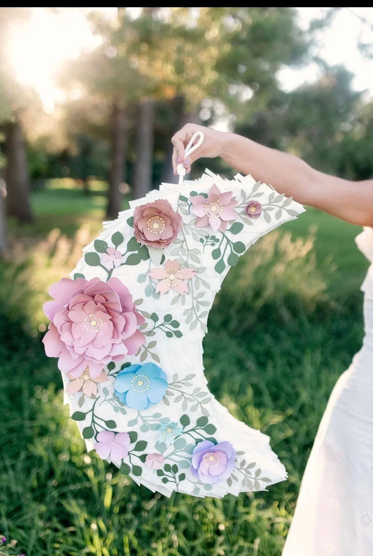 Floral Moon Piñata - Illuminate Your Celebration with Enchanting Elegance! - BIG FRENCHIES