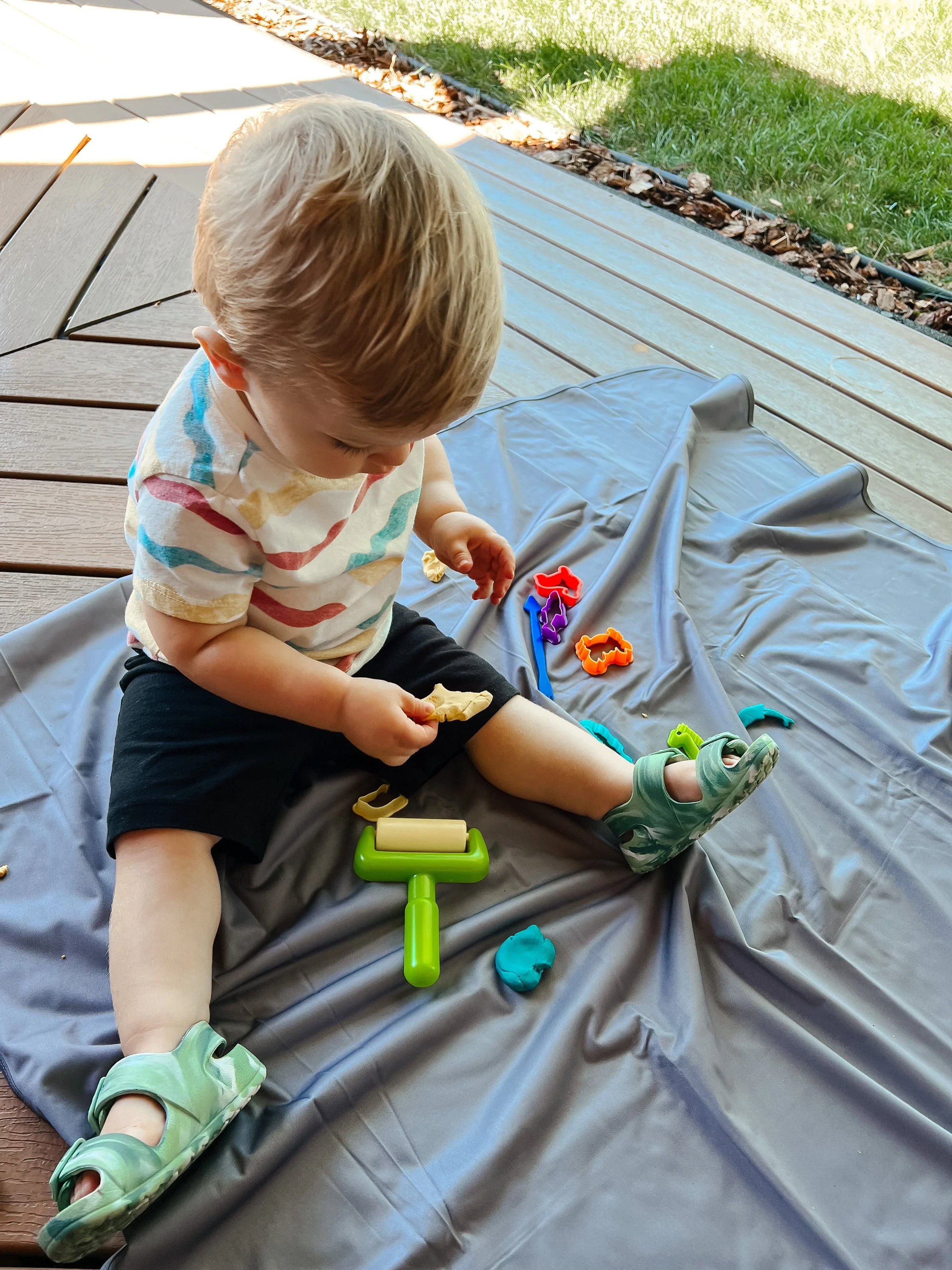 Solid Slate Minimalist Splash Mat - A Waterproof Catch-All for Highchair Spills and More! - BIG FRENCHIES