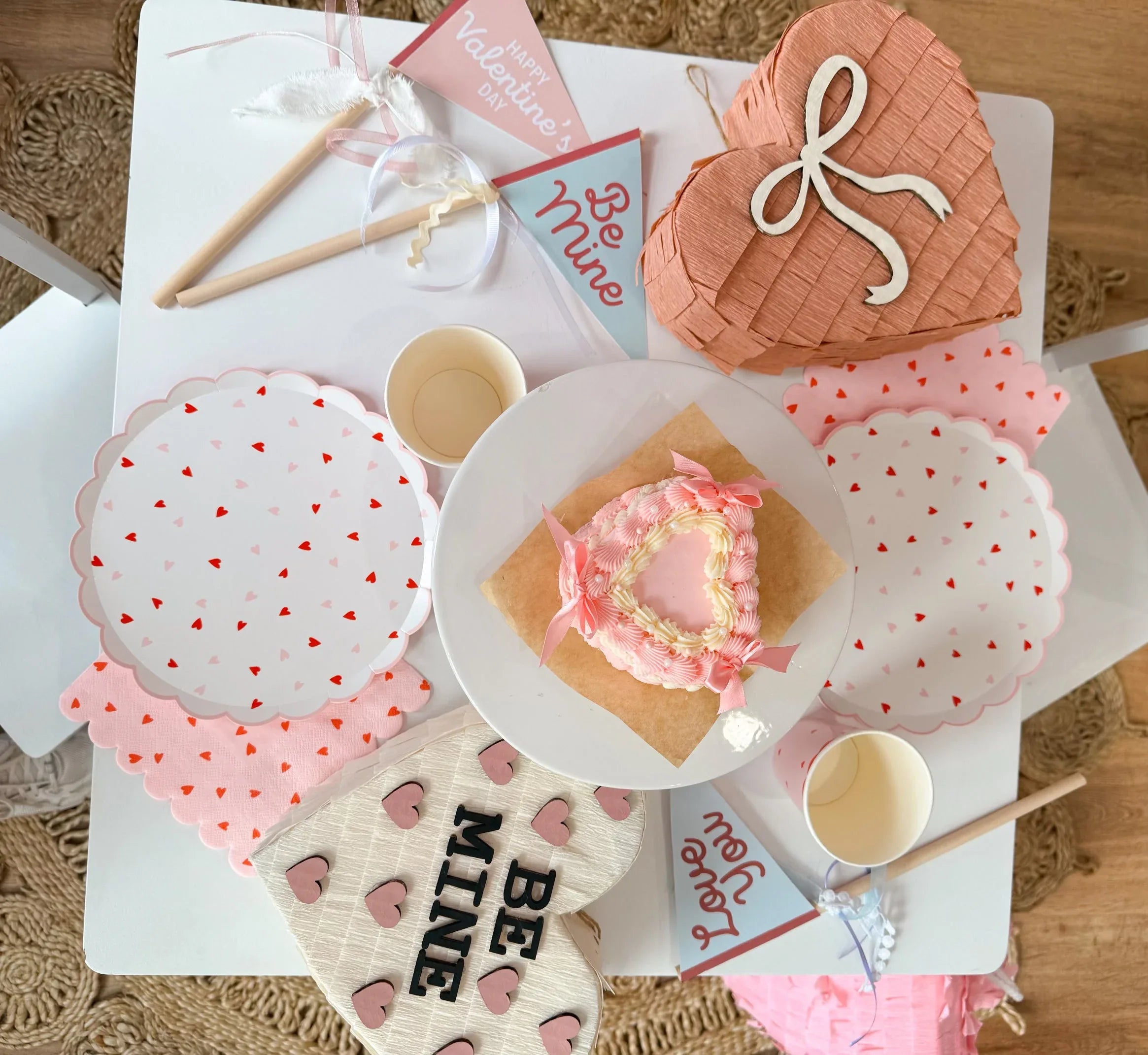 Sweetheart Valentine's Piñata – Enchanting, Ideal for Love-Filled Celebrations - BIG FRENCHIES