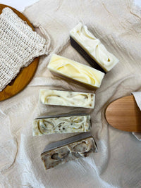 Dried Chamomile & Calendula Unscented Tallow Soap Bar - BIG FRENCHIES