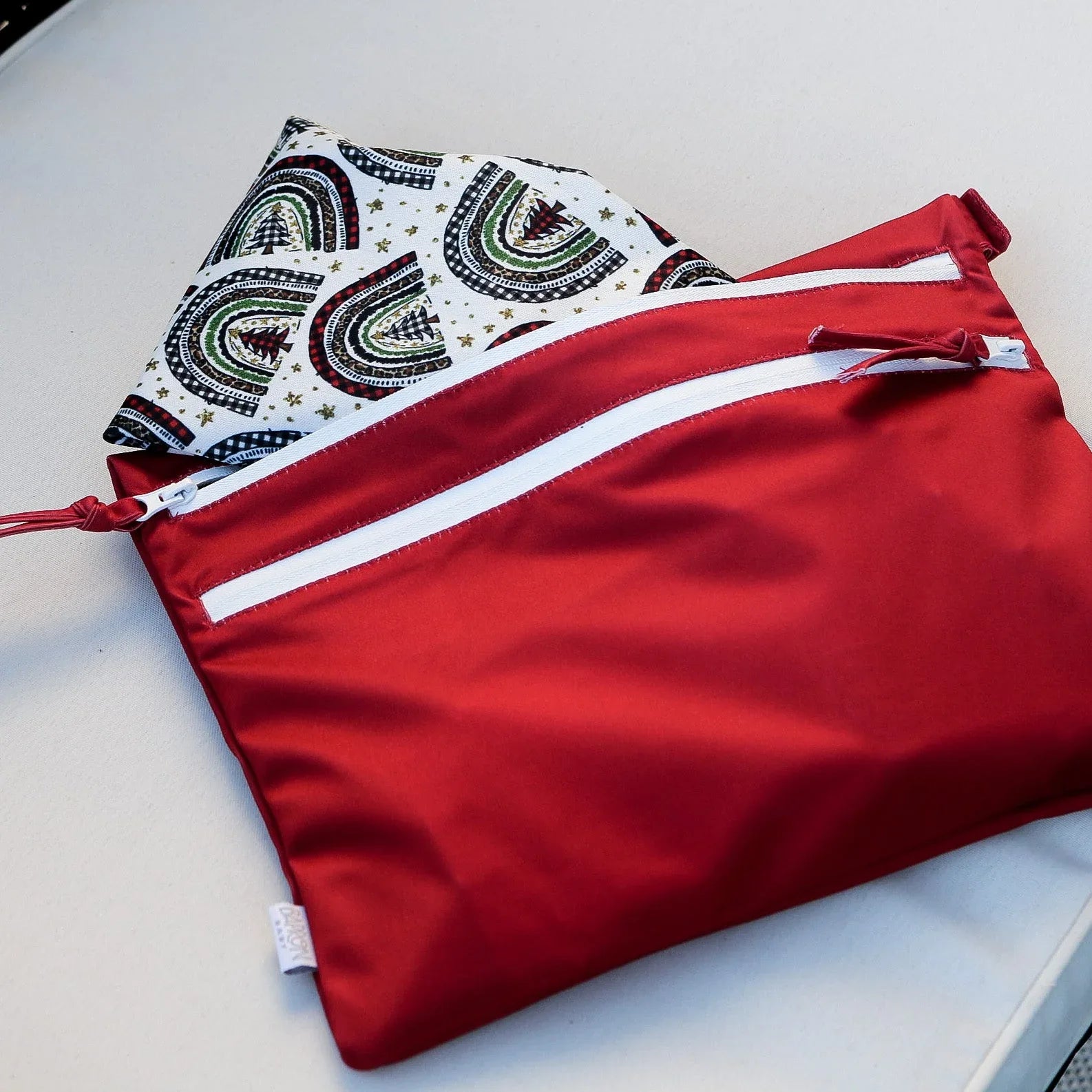 Solid Cranberry Minimalist - Waterproof Wet Bag (For mealtime, on-the-go, and more!) - BIG FRENCHIES