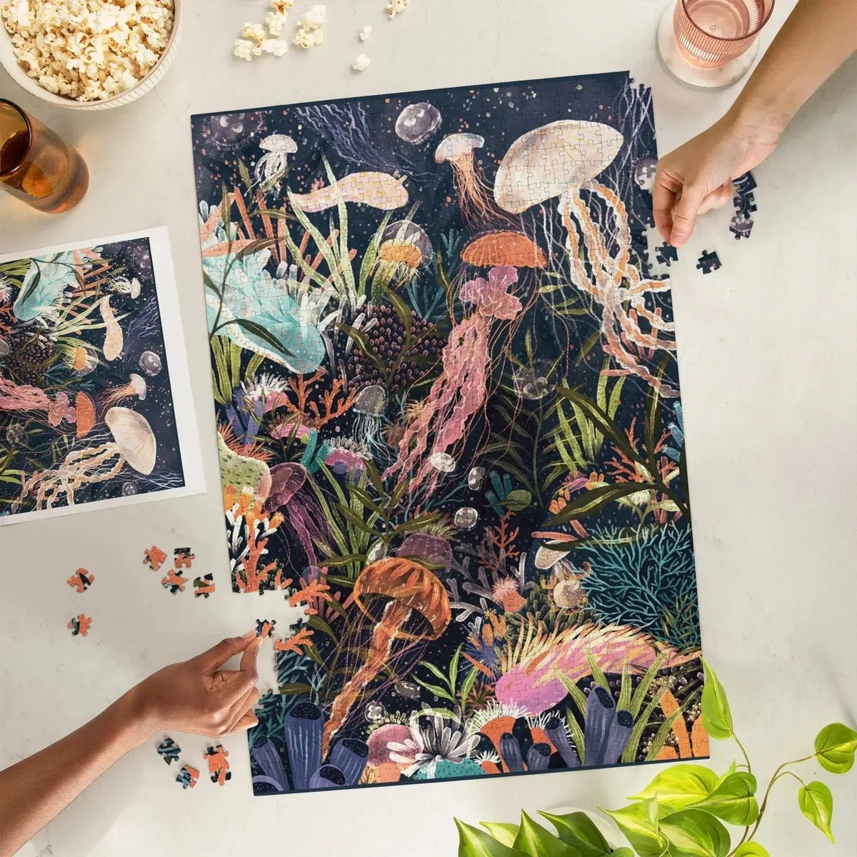 Luminescent World Jellyfish 1000 Piece Jigsaw Puzzle Lantern Press - BIG FRENCHIES
