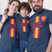 El Turo Del Futbol, La Reina Roja, Pequeño Tiki-Taka Dad Mom and Kid Matching Organic Cotton T-Shirts Family Set (Set of 3)