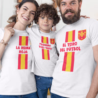 El Turo Del Futbol, La Reina Roja, Pequeño Tiki-Taka Dad Mom and Kid Matching Organic Cotton T-Shirts Family Set (Set of 3)