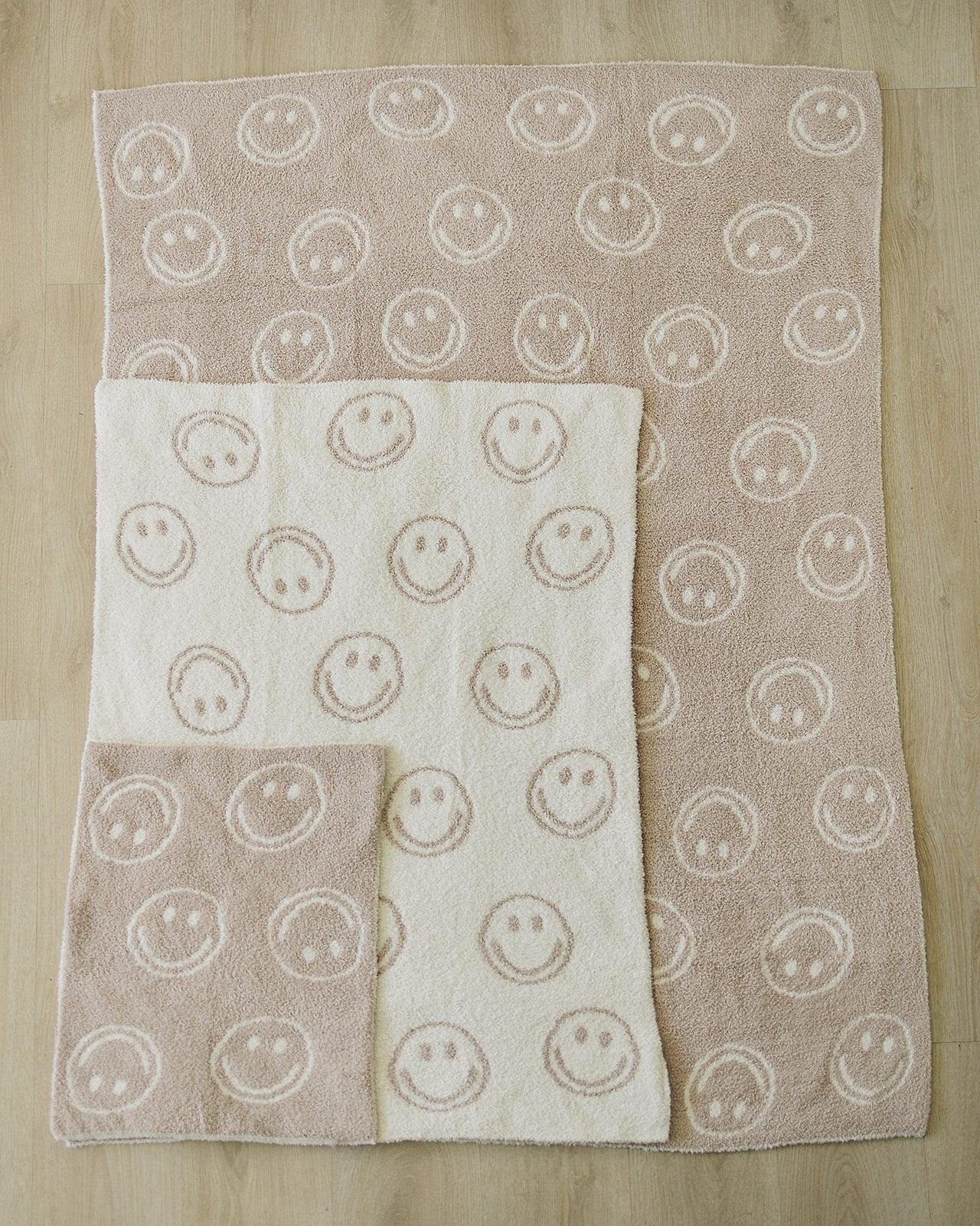 Smiley Taupe Plush Blanket - BIG FRENCHIES