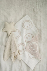 Smiley Taupe Plush Blanket - BIG FRENCHIES
