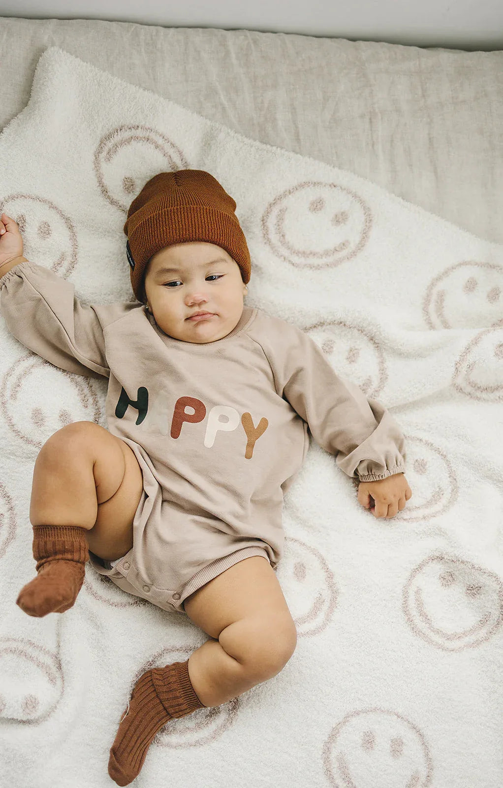 Smiley Taupe Plush Blanket - BIG FRENCHIES