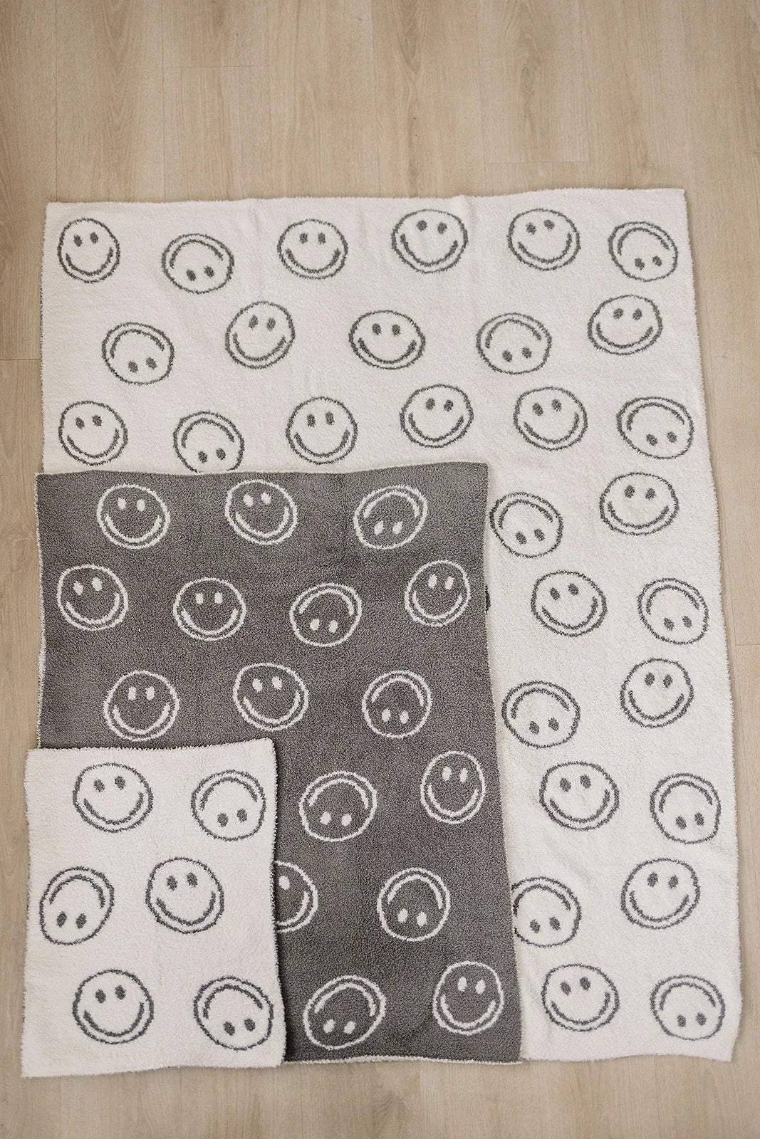 Charcoal Smiley Plush Blanket - BIG FRENCHIES
