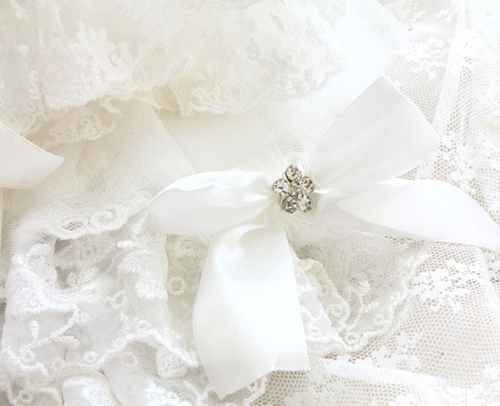 Luxury Victorian Lace Dog Wedding Dress Handmade Pearl Bridal Gown Princess Pet Wedding Dress Couture White Formal Gown